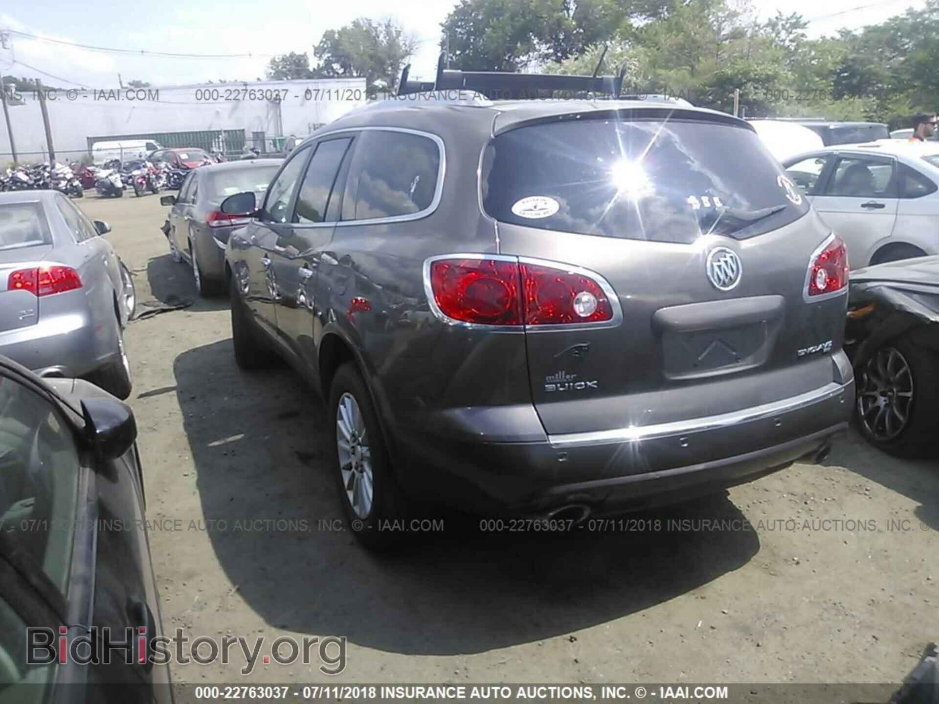 2012 Buick Enclave - VIN: 5GAKVCED8CJ403229 - Photo 3