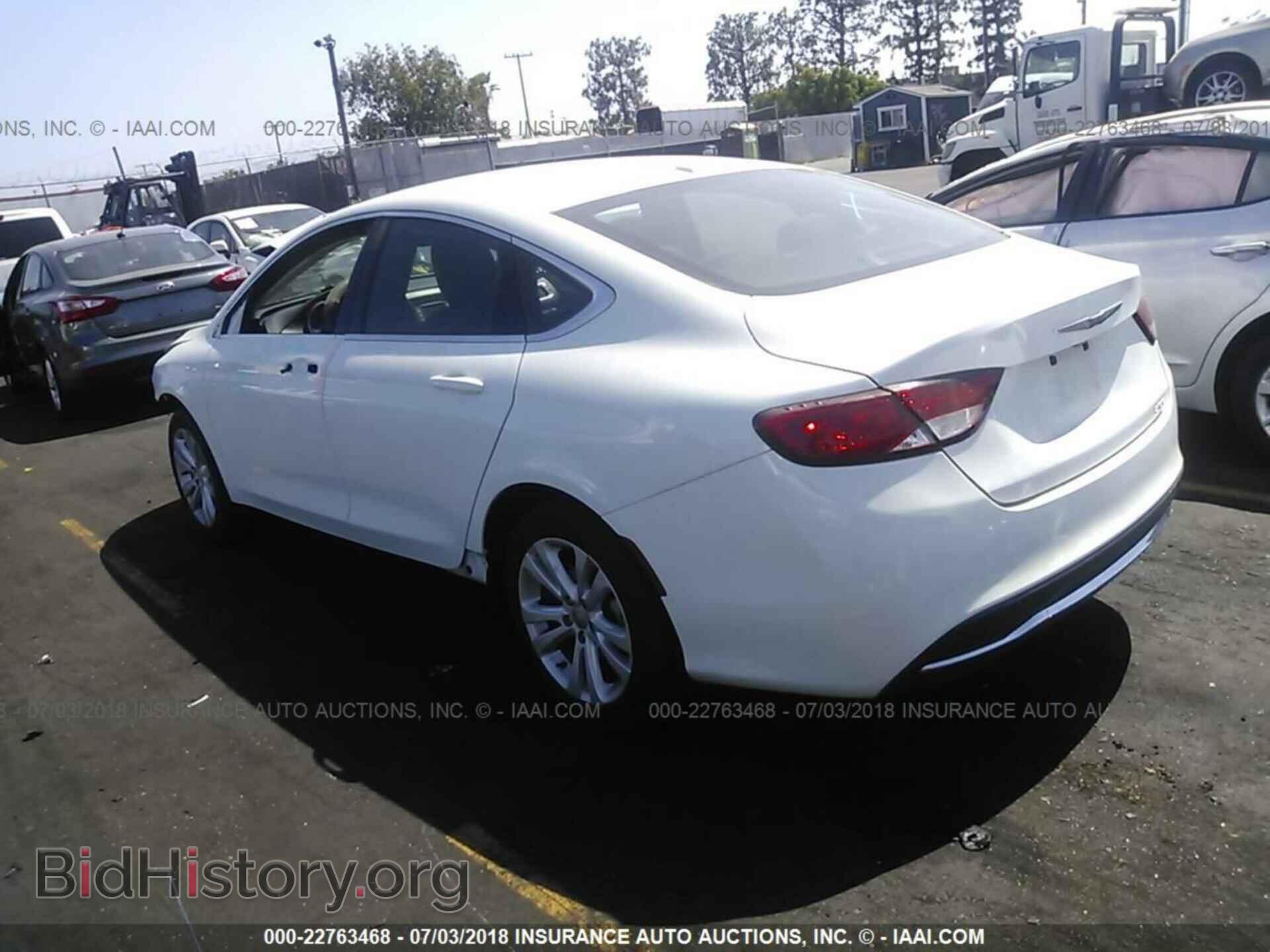2015 Chrysler 200 - VIN: 1C3CCCABXFN747191 - Фото 3