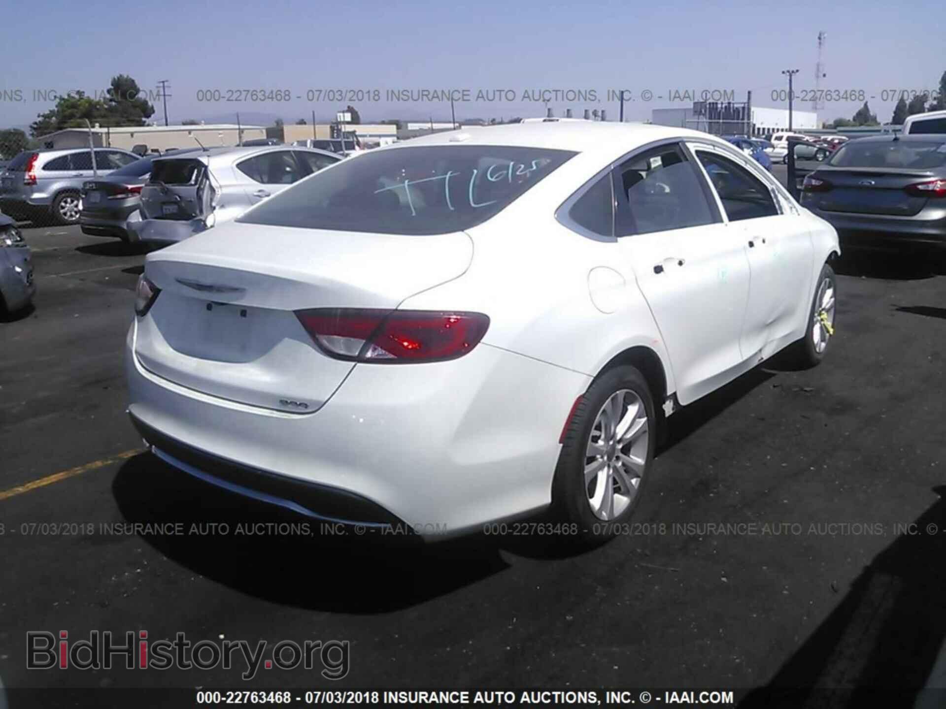 2015 Chrysler 200 - VIN: 1C3CCCABXFN747191 - Фото 4