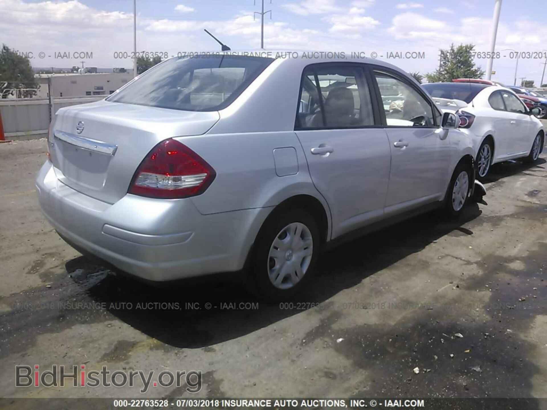 2011 Nissan Versa - VIN: 3N1BC1AP0BL470345 - Фото 4