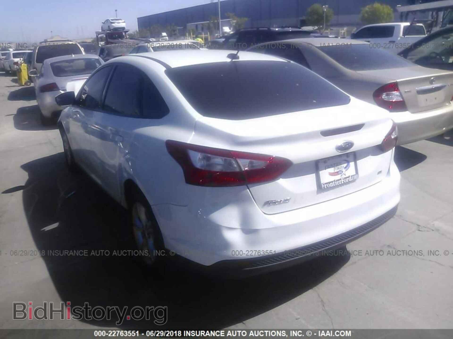 2014 Ford Focus - VIN: 1FADP3F23EL224849 - Photo 3