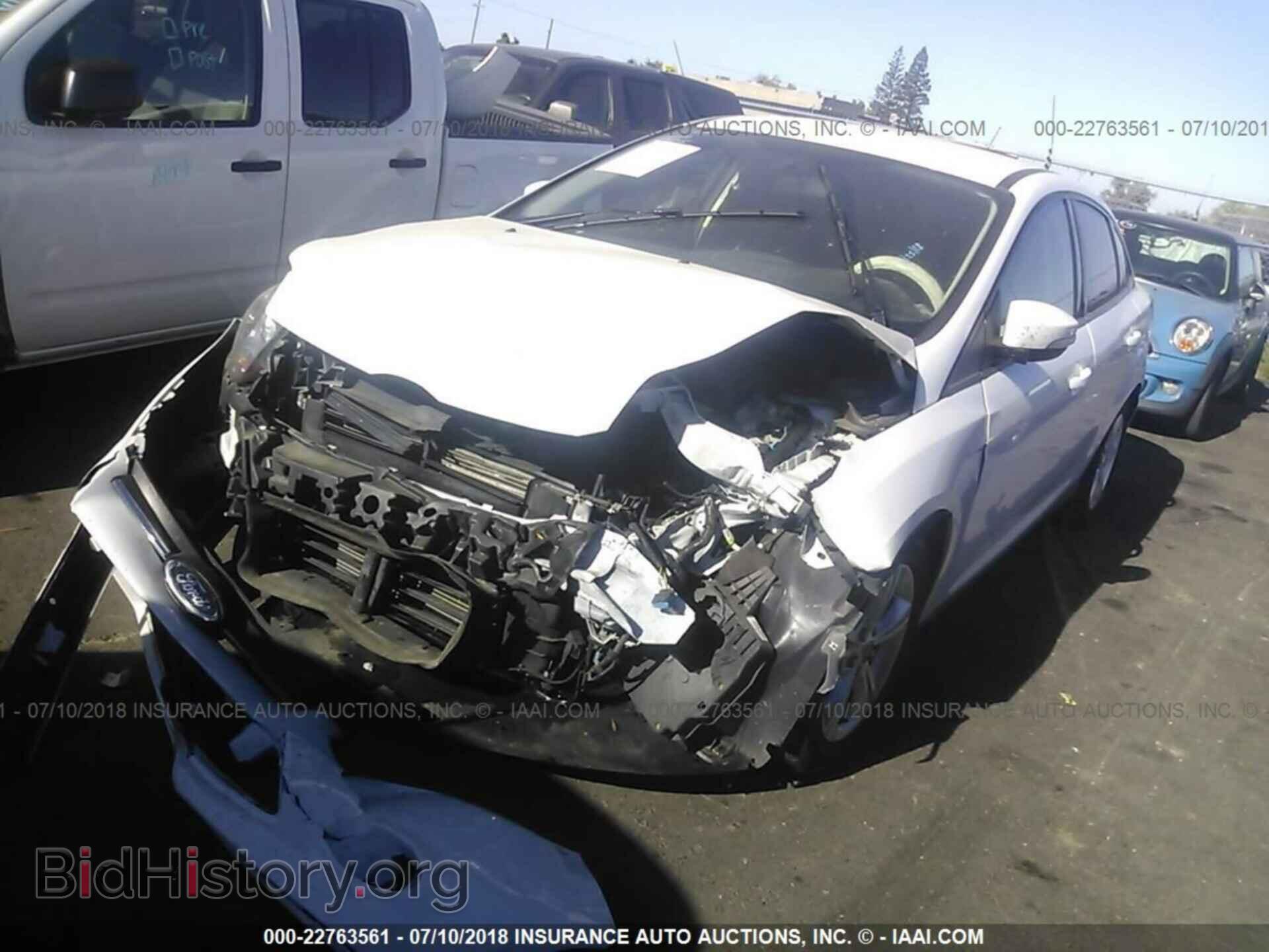 2014 Ford Focus - VIN: 1FADP3F23EL264638 - Photo 2