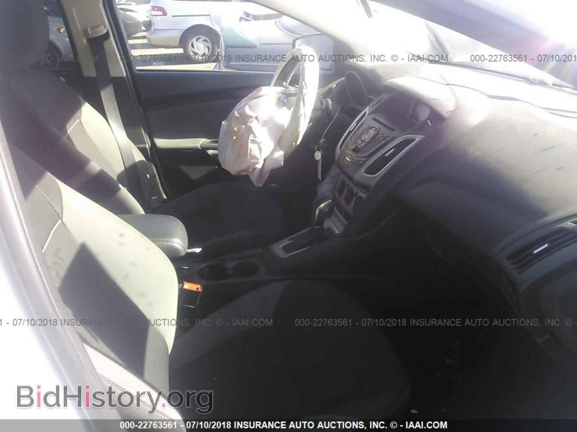 2014 Ford Focus - VIN: 1FADP3F23EL264638 - Photo 5