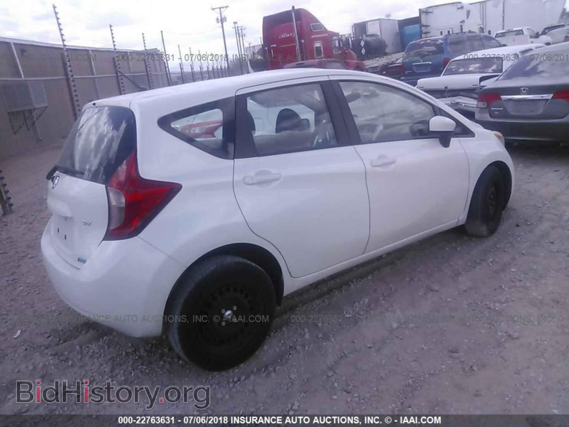 2015 Nissan Versa note - VIN: 3N1CE2CP8FL379640 - Фото 4