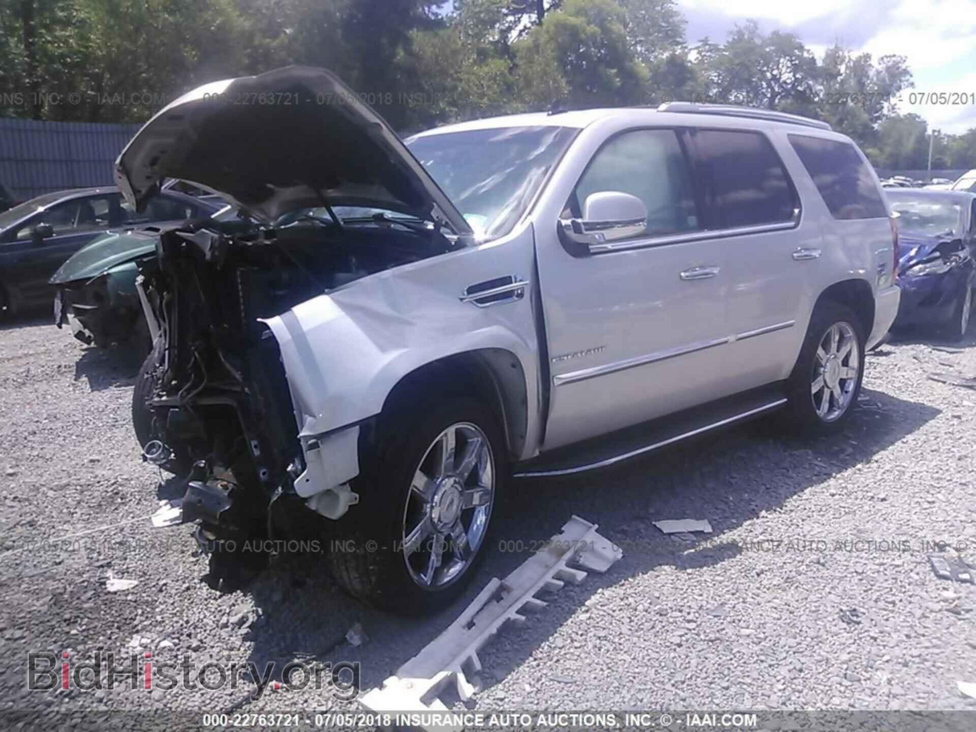 2011 CADILLAC ESCALADE - VIN: 1GYS4BEF1BR166302 - Фото 2