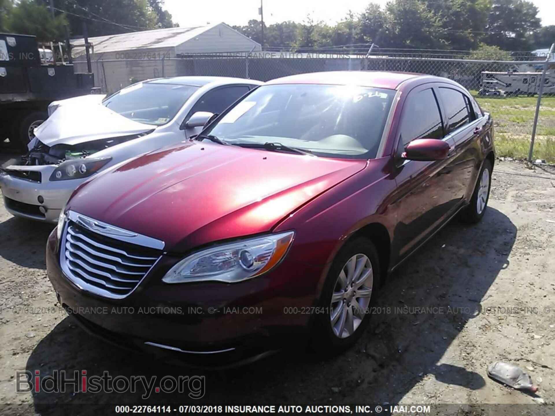 2011 Chrysler 200 - VIN: 1C3BC1FB4BN595430 - Photo 2