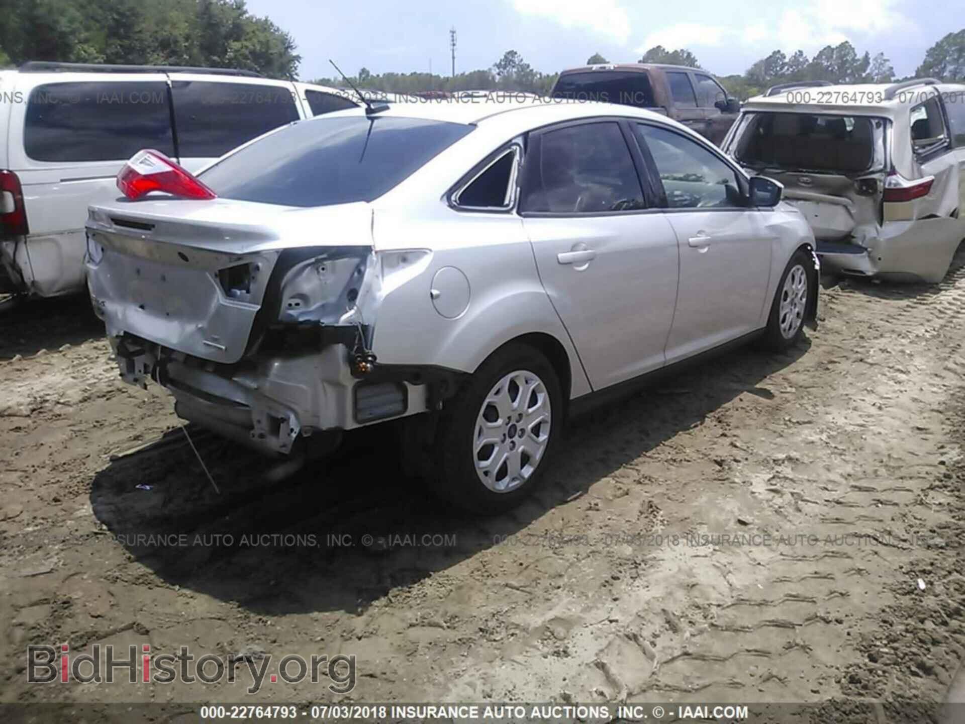 2012 Ford Focus - VIN: 1FAHP3F26CL450589 - Фото 4