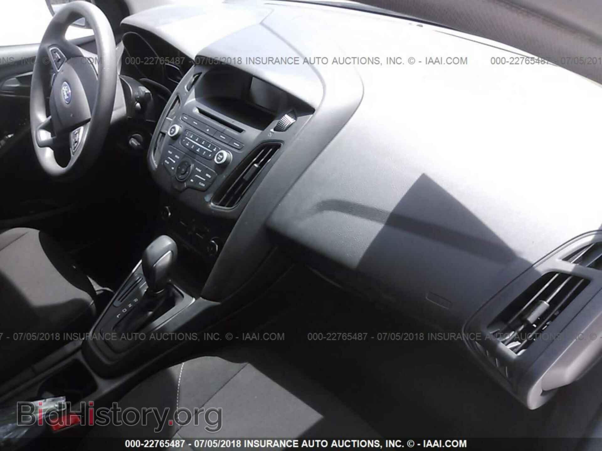 2017 Ford Focus - VIN: 1FADP3E23HL276701 - Photo 5