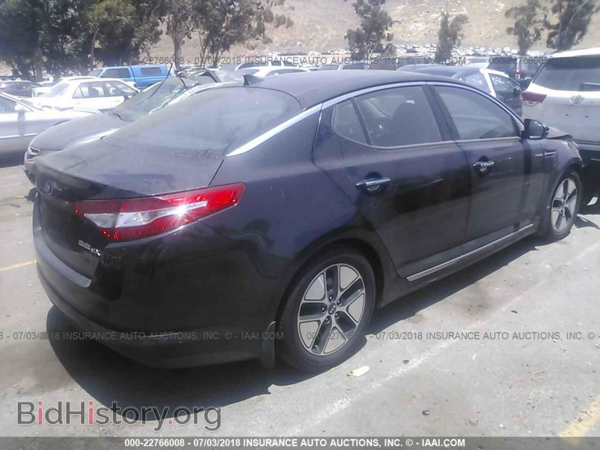 2013 Kia Optima - VIN: KNAGM4AD4D5062292 - Photo 4