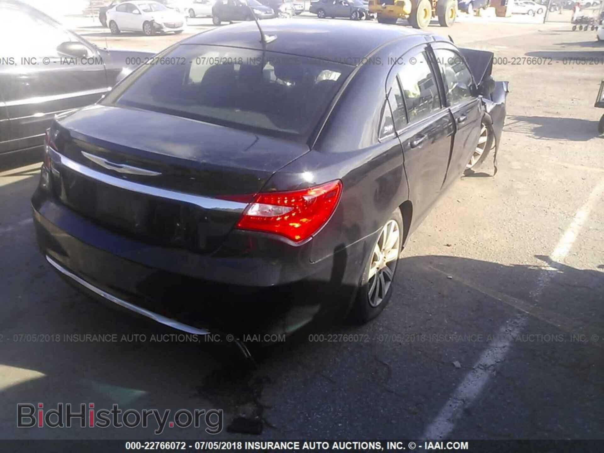 2014 Chrysler 200 - VIN: 1C3CCBBG9EN106343 - Фото 4