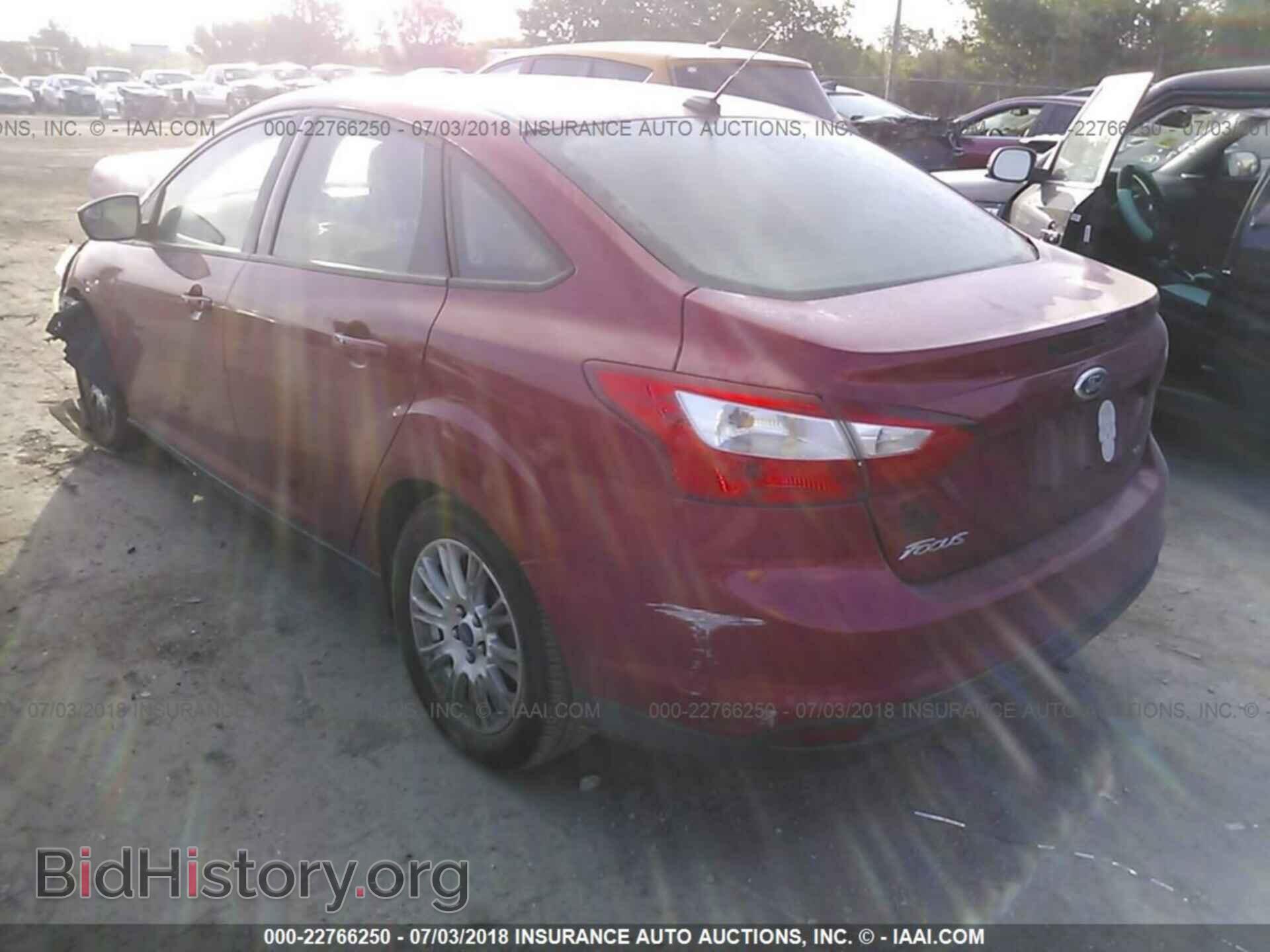 2012 Ford Focus - VIN: 1FAHP3F21CL121041 - Фото 3