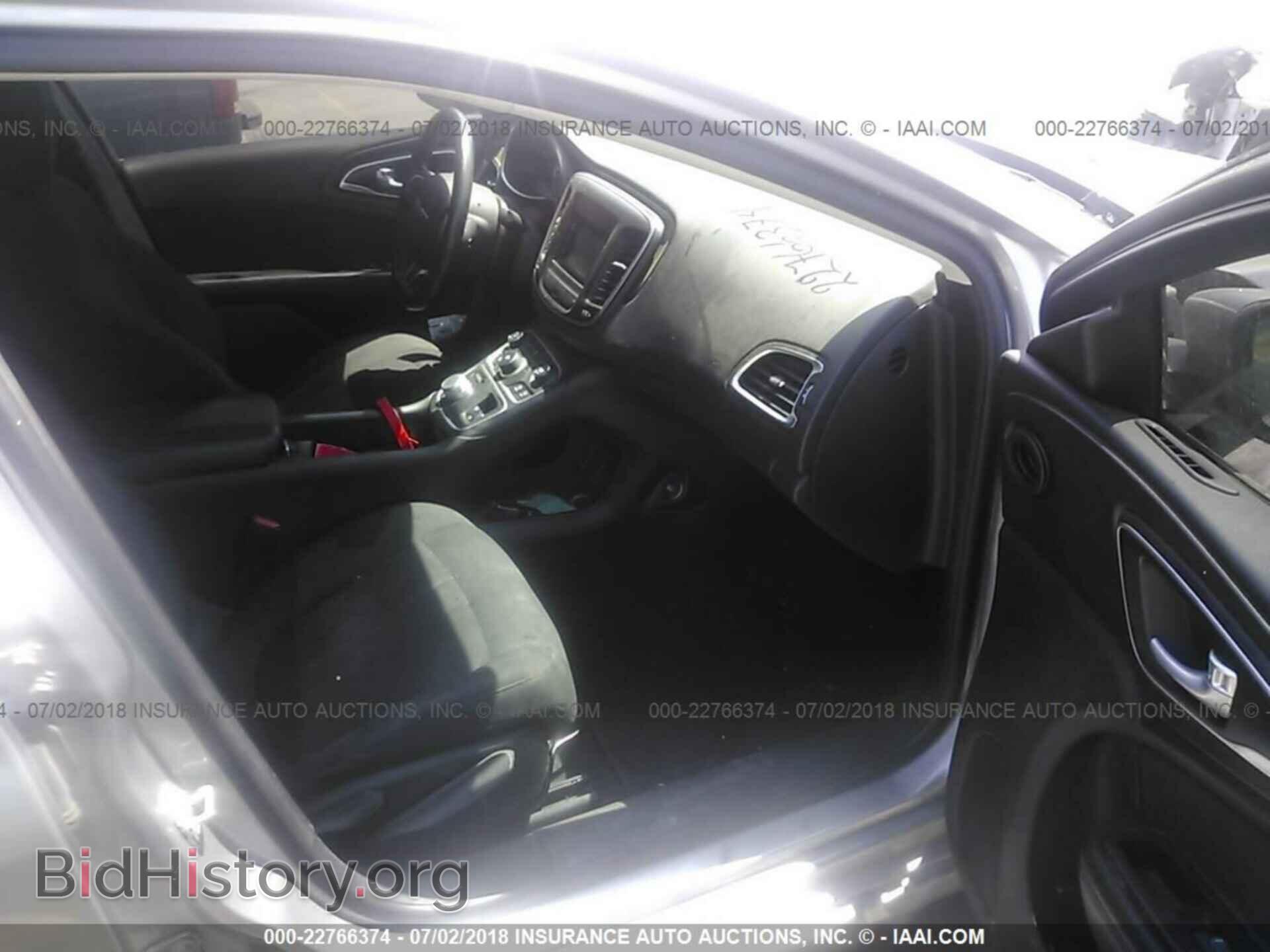 2015 Chrysler 200 - VIN: 1C3CCCAB2FN701340 - Photo 5
