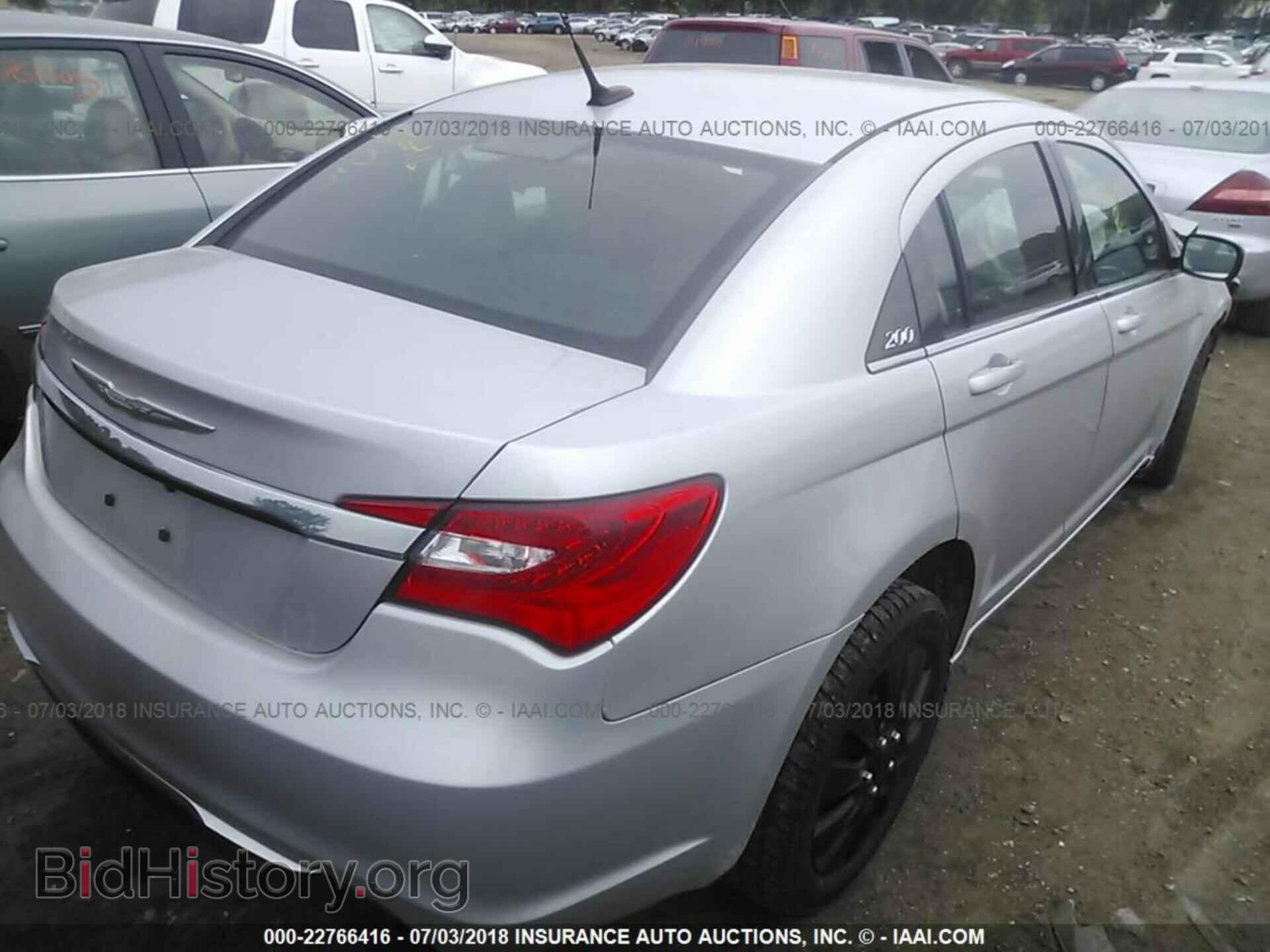 2011 Chrysler 200 - VIN: 1C3BC4FB8BN500143 - Photo 4