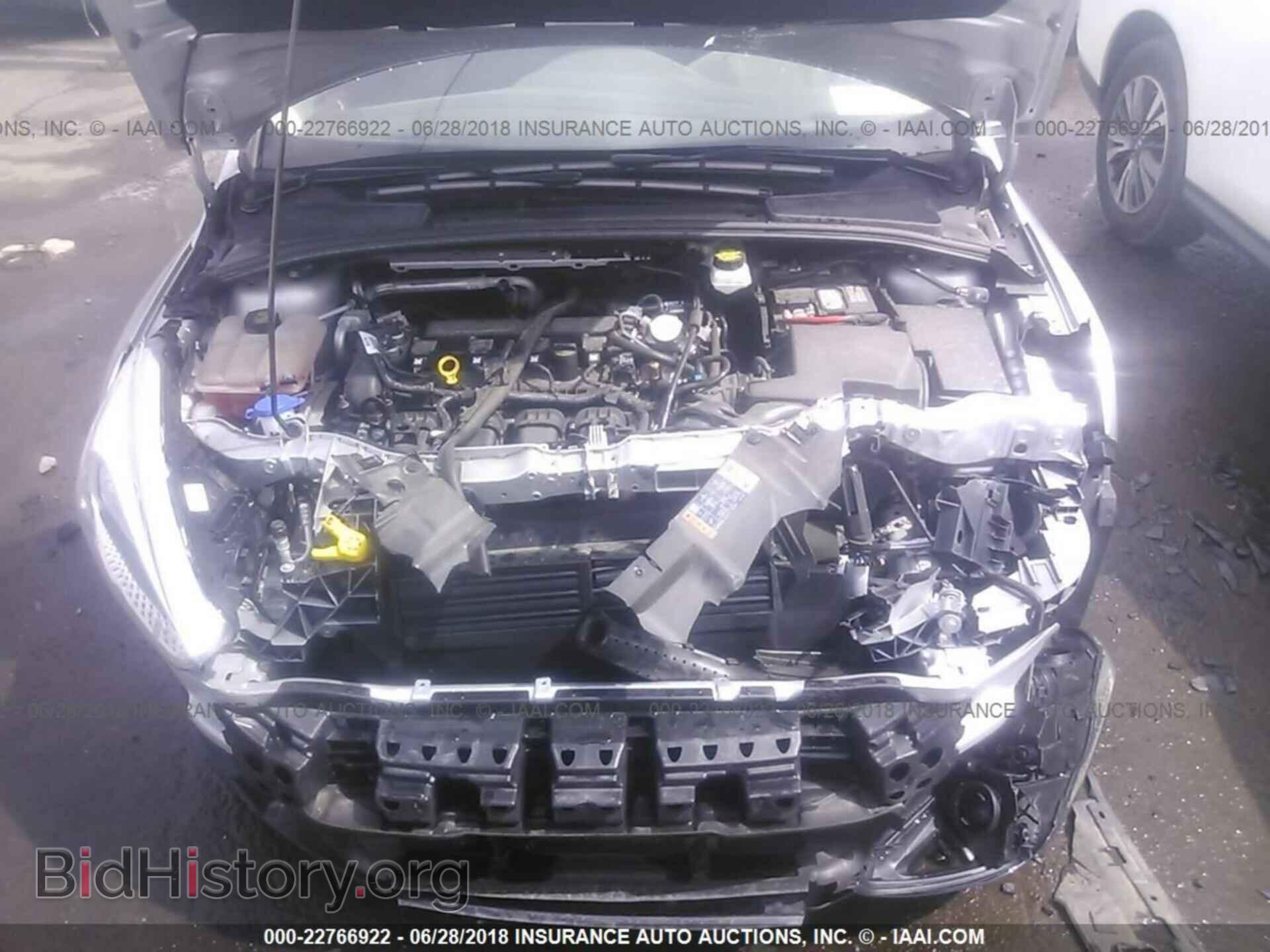 2018 Ford Focus - VIN: 1FADP3F25JL272590 - Фото 10