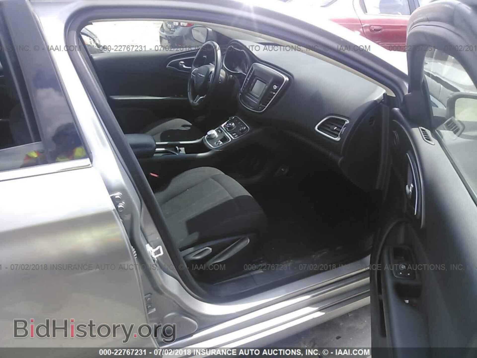 2016 Chrysler 200 - VIN: 1C3CCCAB4GN160390 - Фото 5