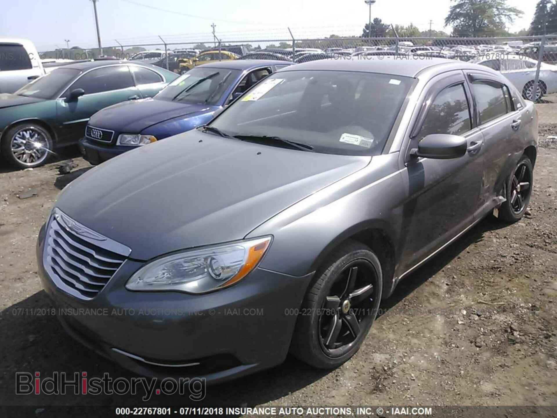 2011 Chrysler 200 - VIN: 1C3BC1FB9BN619866 - Фото 2