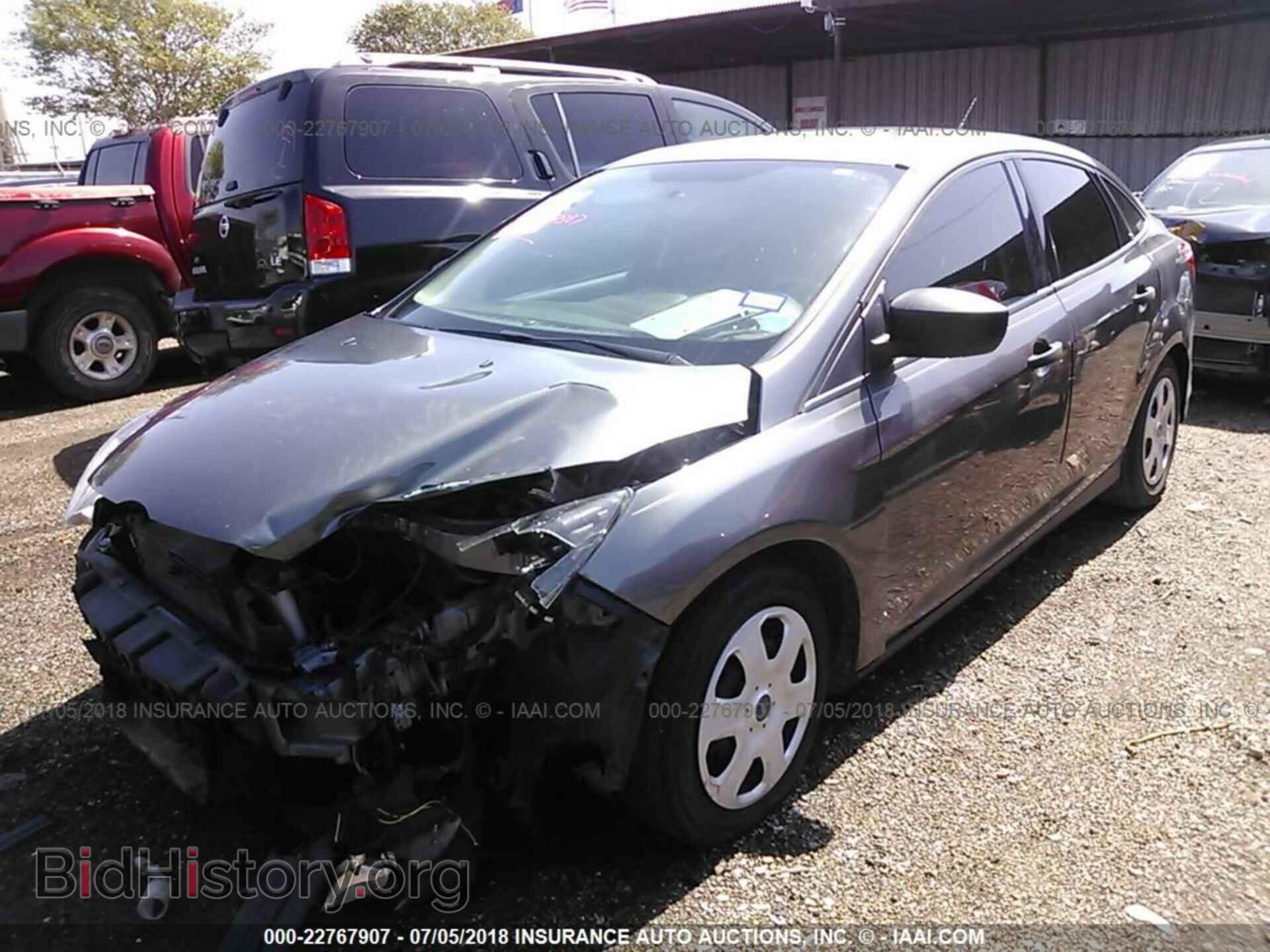 2014 Ford Focus - VIN: 1FADP3E21EL390420 - Photo 2