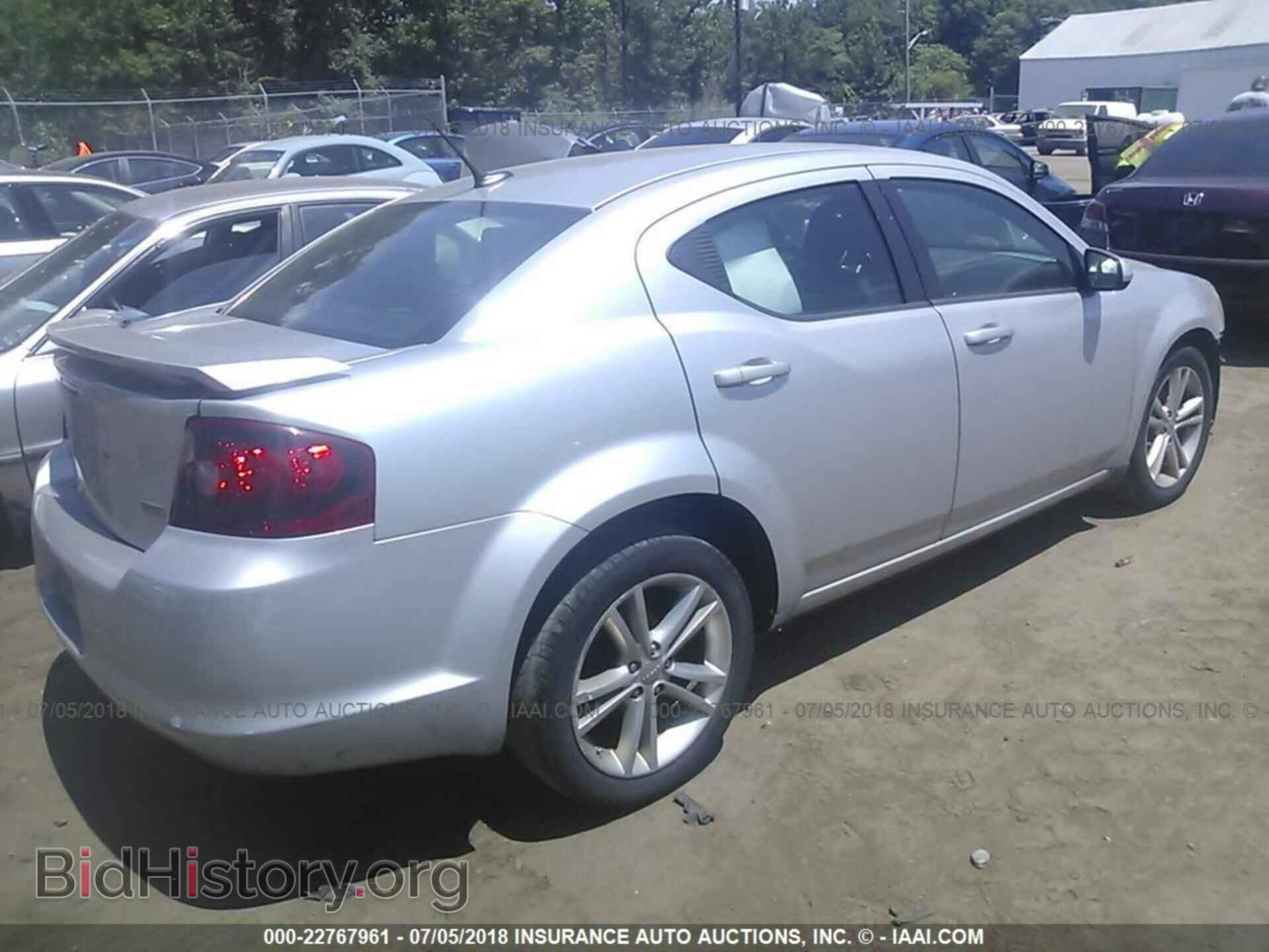 2011 Dodge Avenger - VIN: 1B3BD1FG5BN546498 - Photo 4
