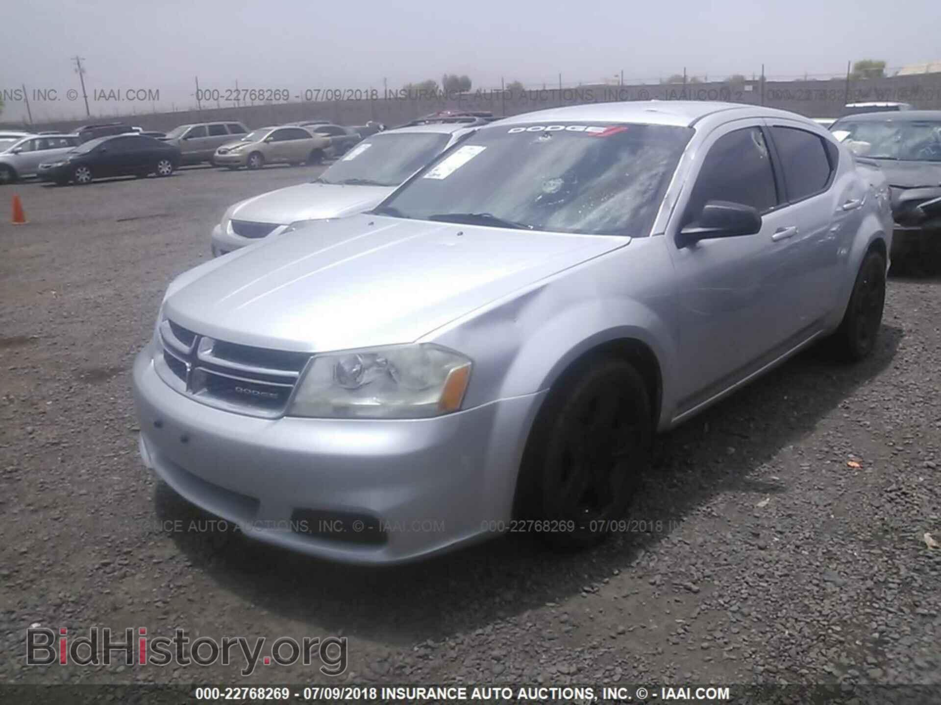 2011 Dodge Avenger - VIN: 1B3BD4FB2BN590657 - Фото 2