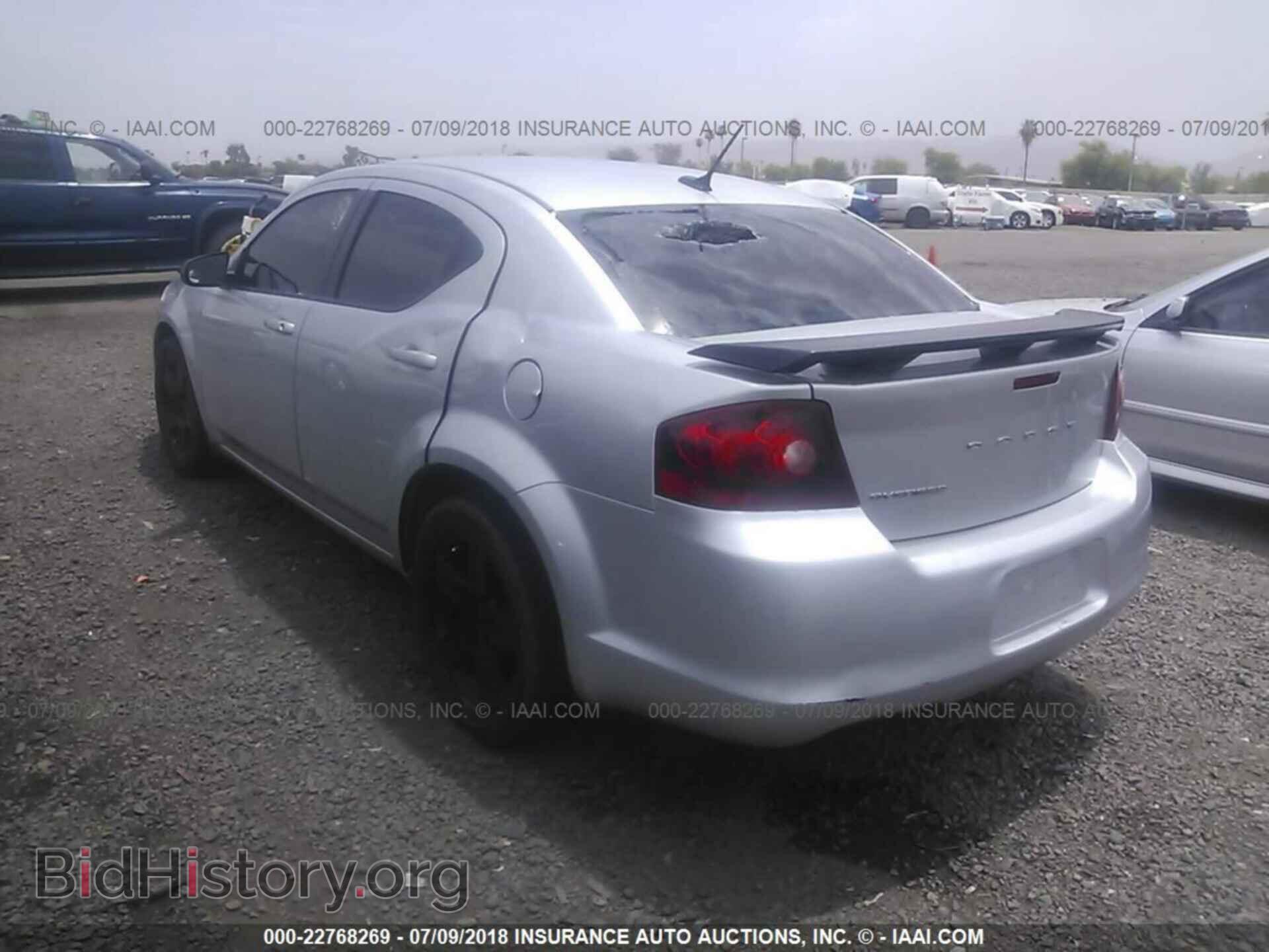 2011 Dodge Avenger - VIN: 1B3BD4FB2BN590657 - Фото 3