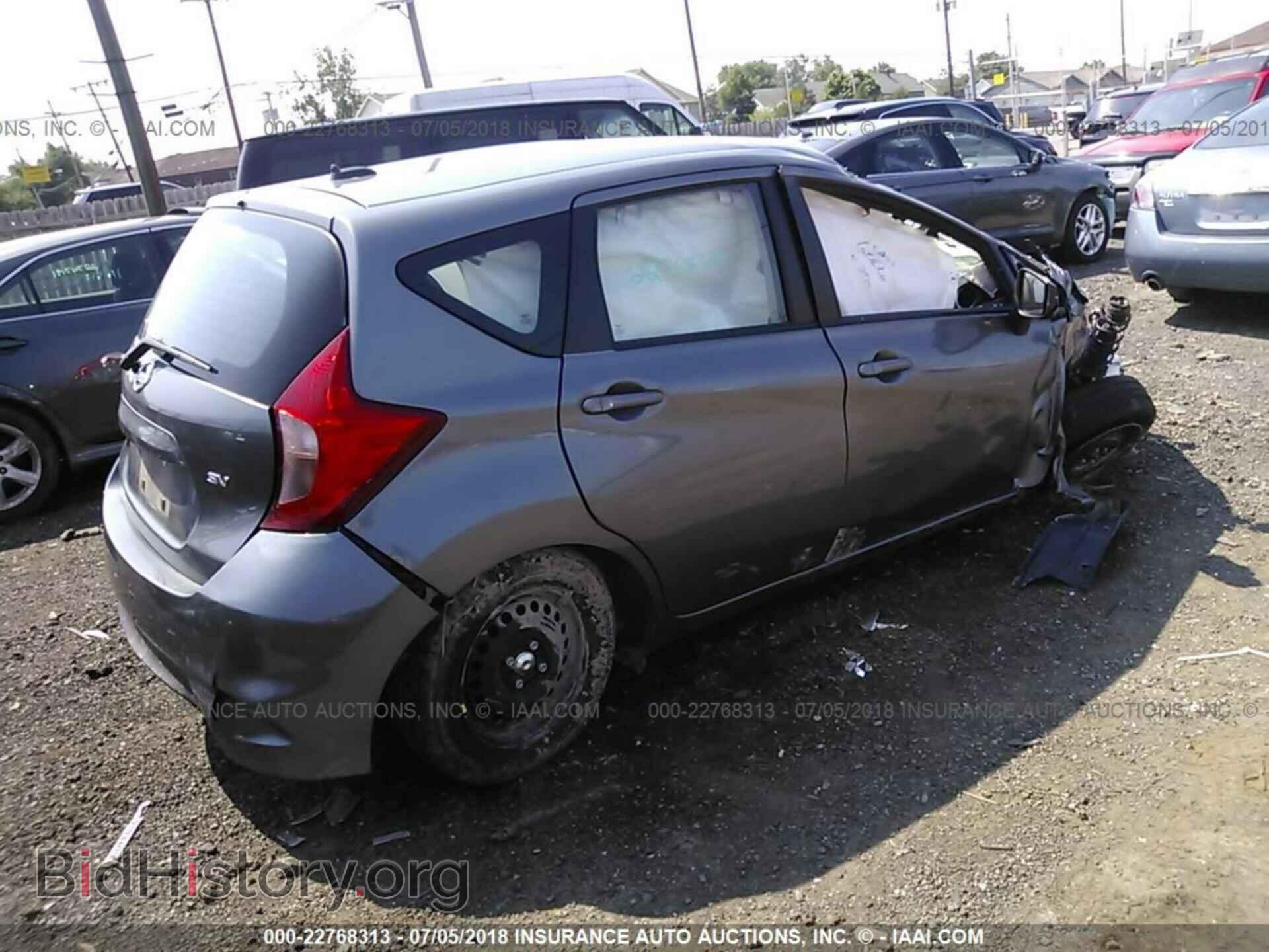 2017 Nissan Versa note - VIN: 3N1CE2CP3HL376566 - Photo 4
