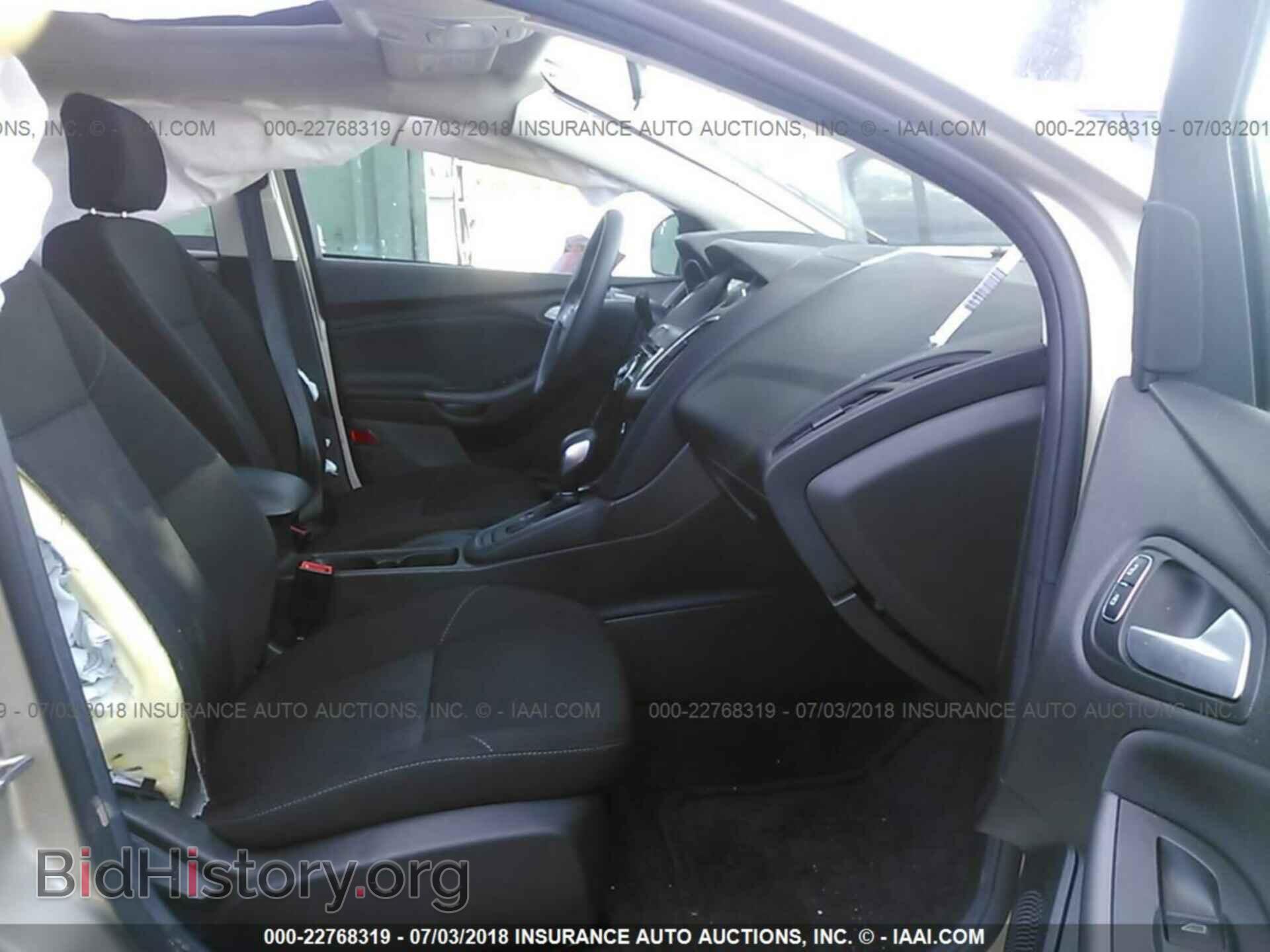 2017 Ford Focus - VIN: 1FADP3M29HL294346 - Photo 5