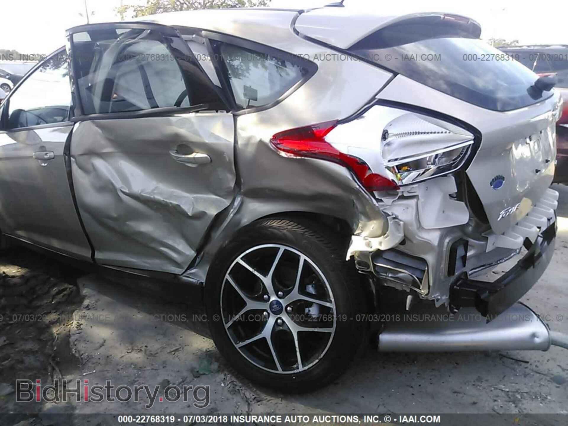 2017 Ford Focus - VIN: 1FADP3M29HL294346 - Photo 6