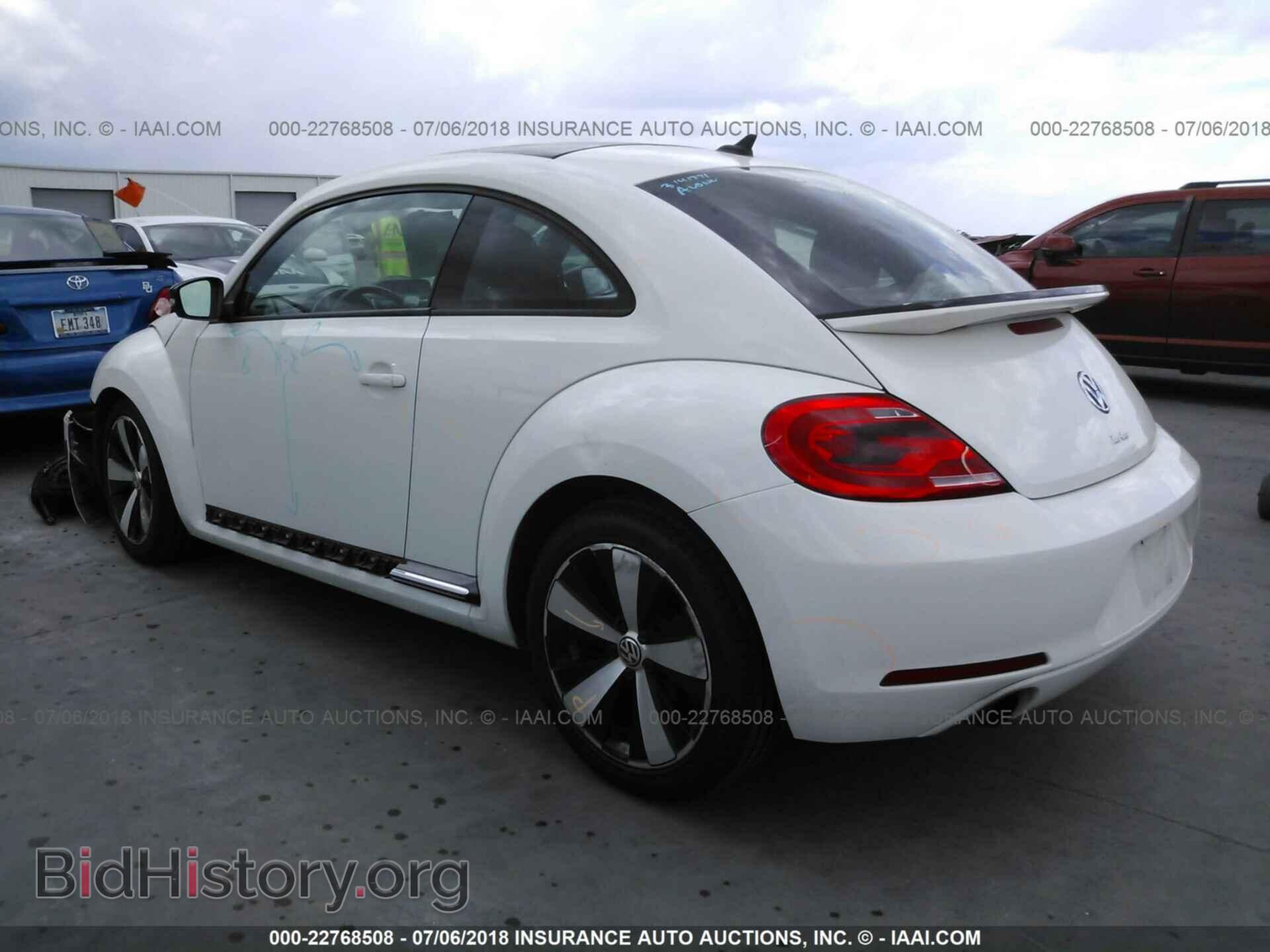 2012 Volkswagen Beetle - VIN: 3VWVA7ATXCM648285 - Фото 3