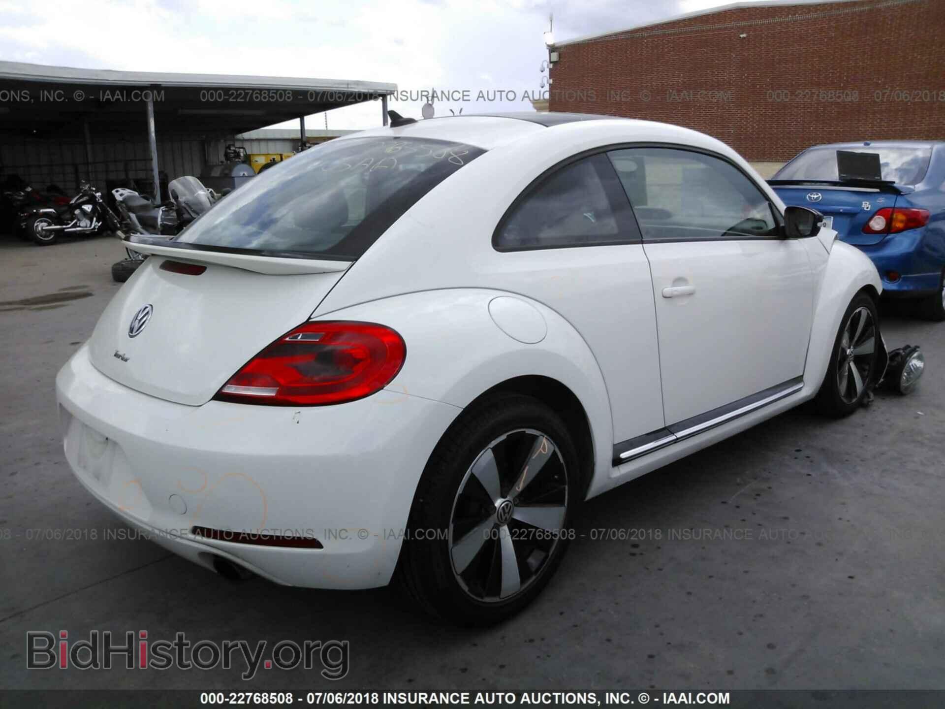 2012 Volkswagen Beetle - VIN: 3VWVA7ATXCM648285 - Фото 4