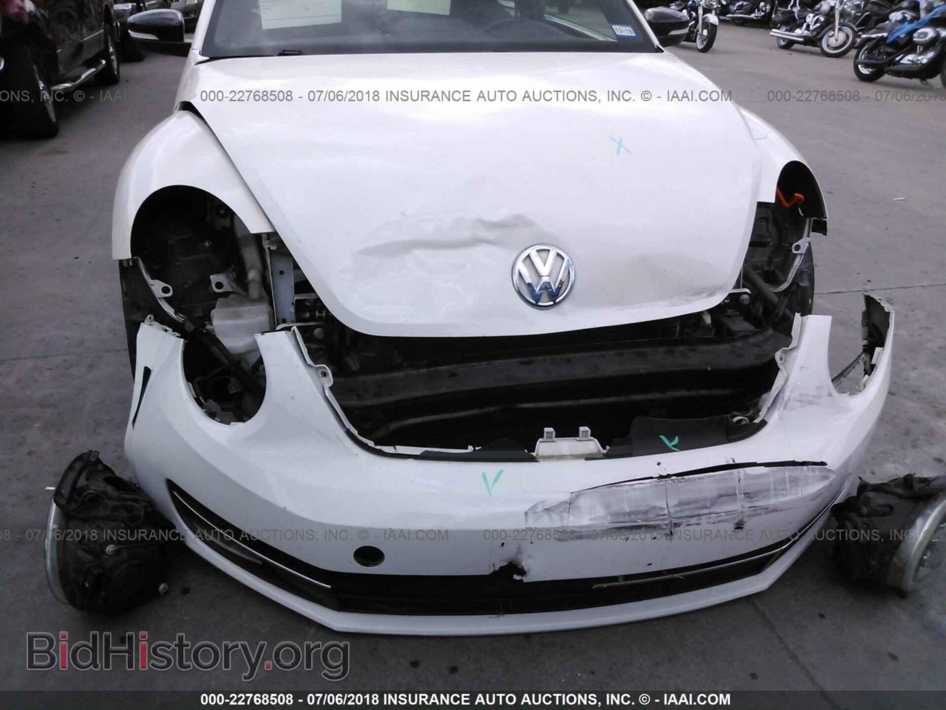 2012 Volkswagen Beetle - VIN: 3VWVA7ATXCM648285 - Фото 6
