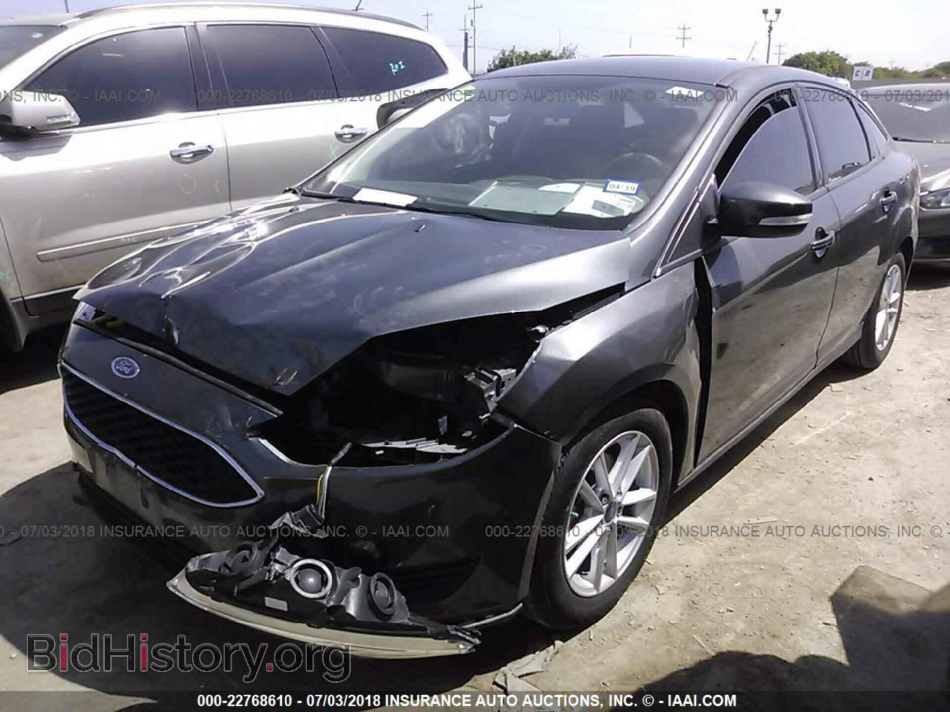 2017 Ford Focus - VIN: 1FADP3F21HL204670 - Фото 2