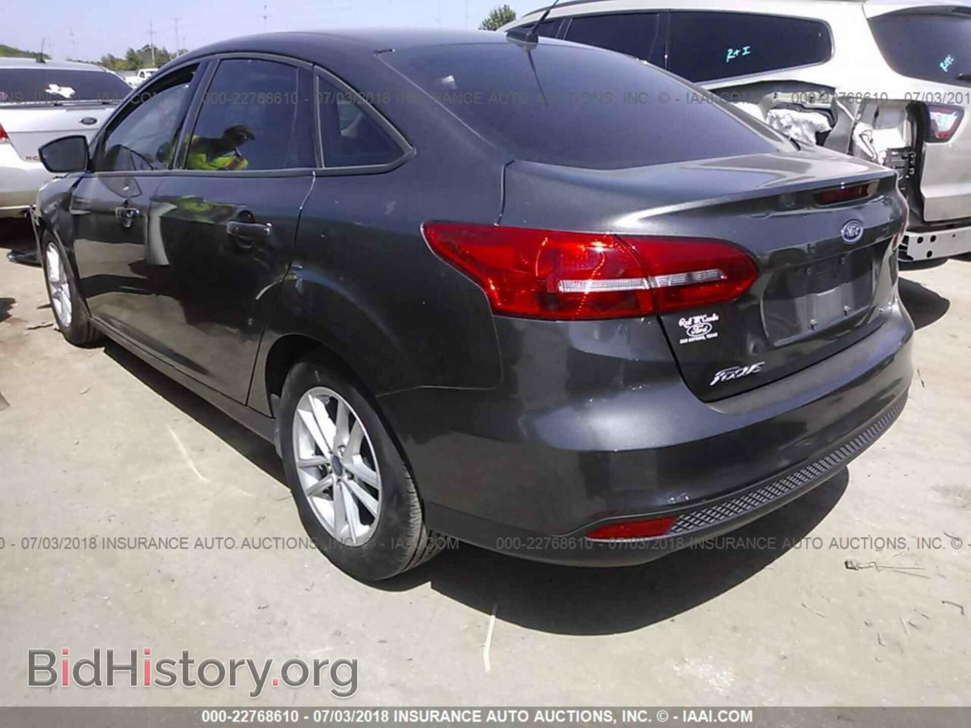 2017 Ford Focus - VIN: 1FADP3F21HL204670 - Фото 3