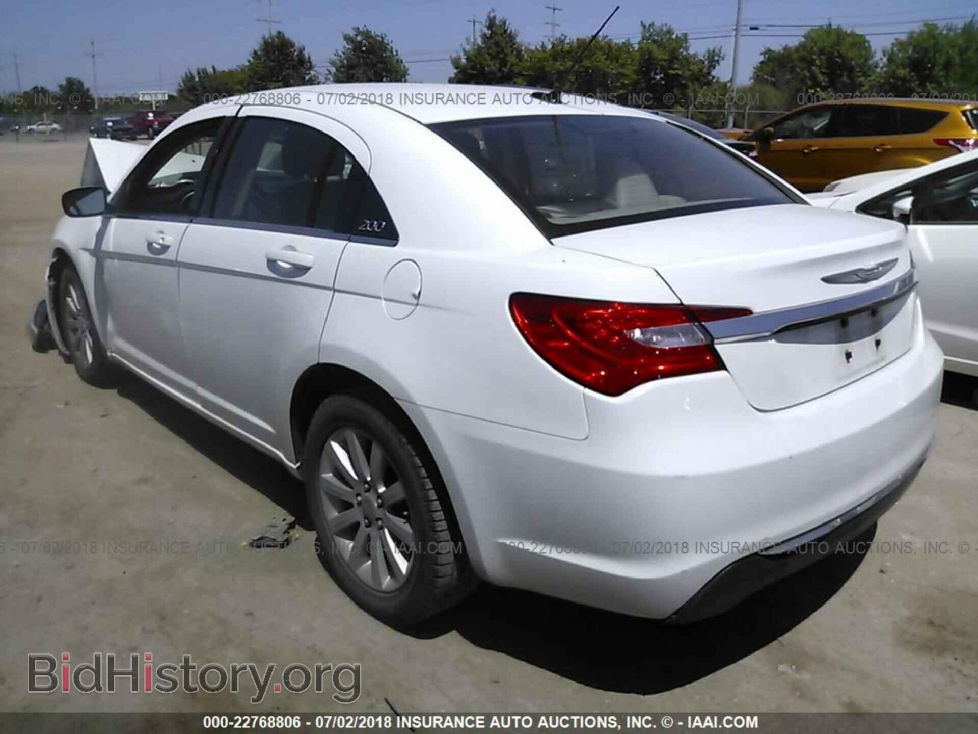 2011 Chrysler 200 - VIN: 1C3BC1FB3BN569904 - Photo 3
