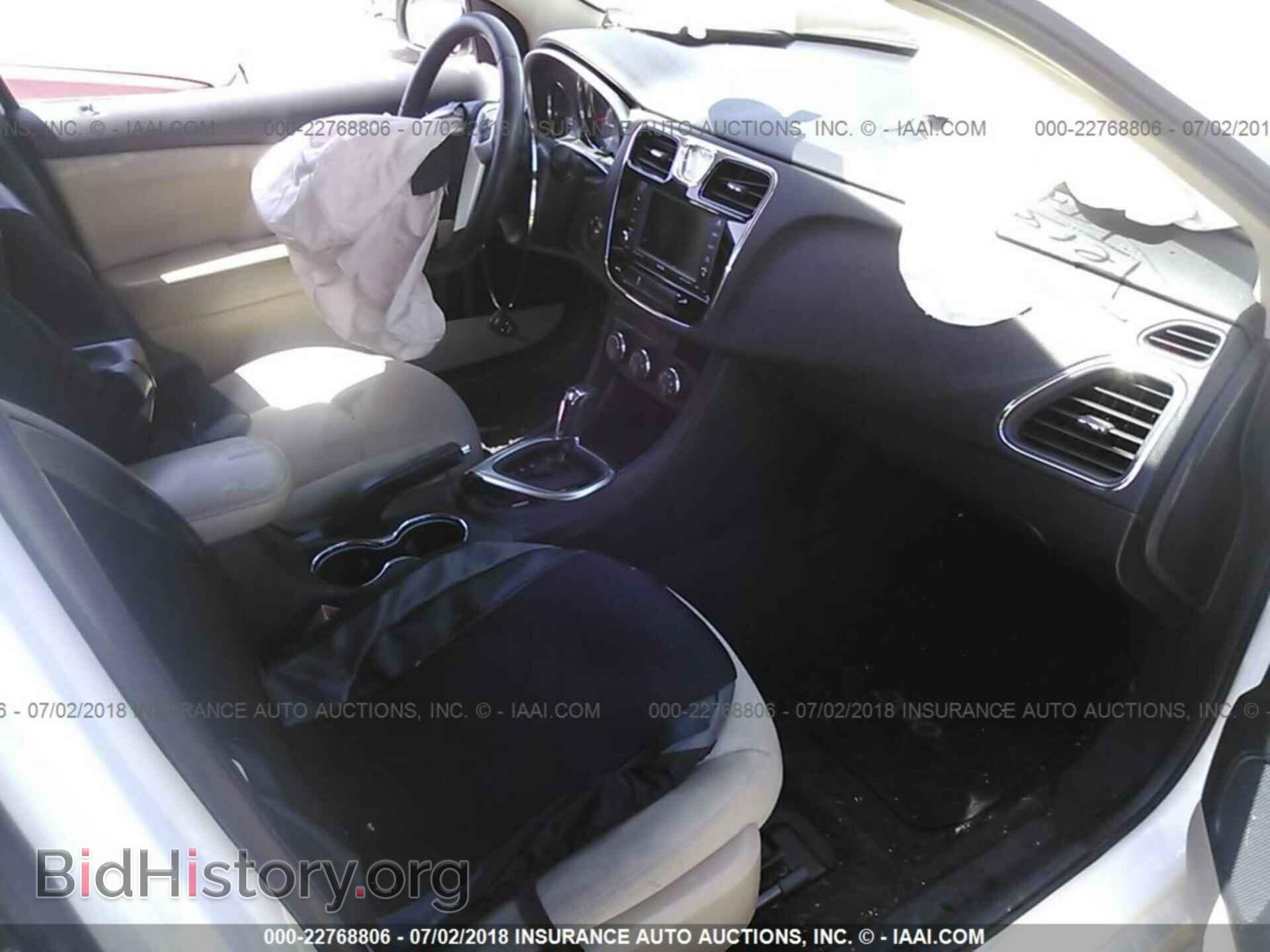 2011 Chrysler 200 - VIN: 1C3BC1FB3BN569904 - Photo 5