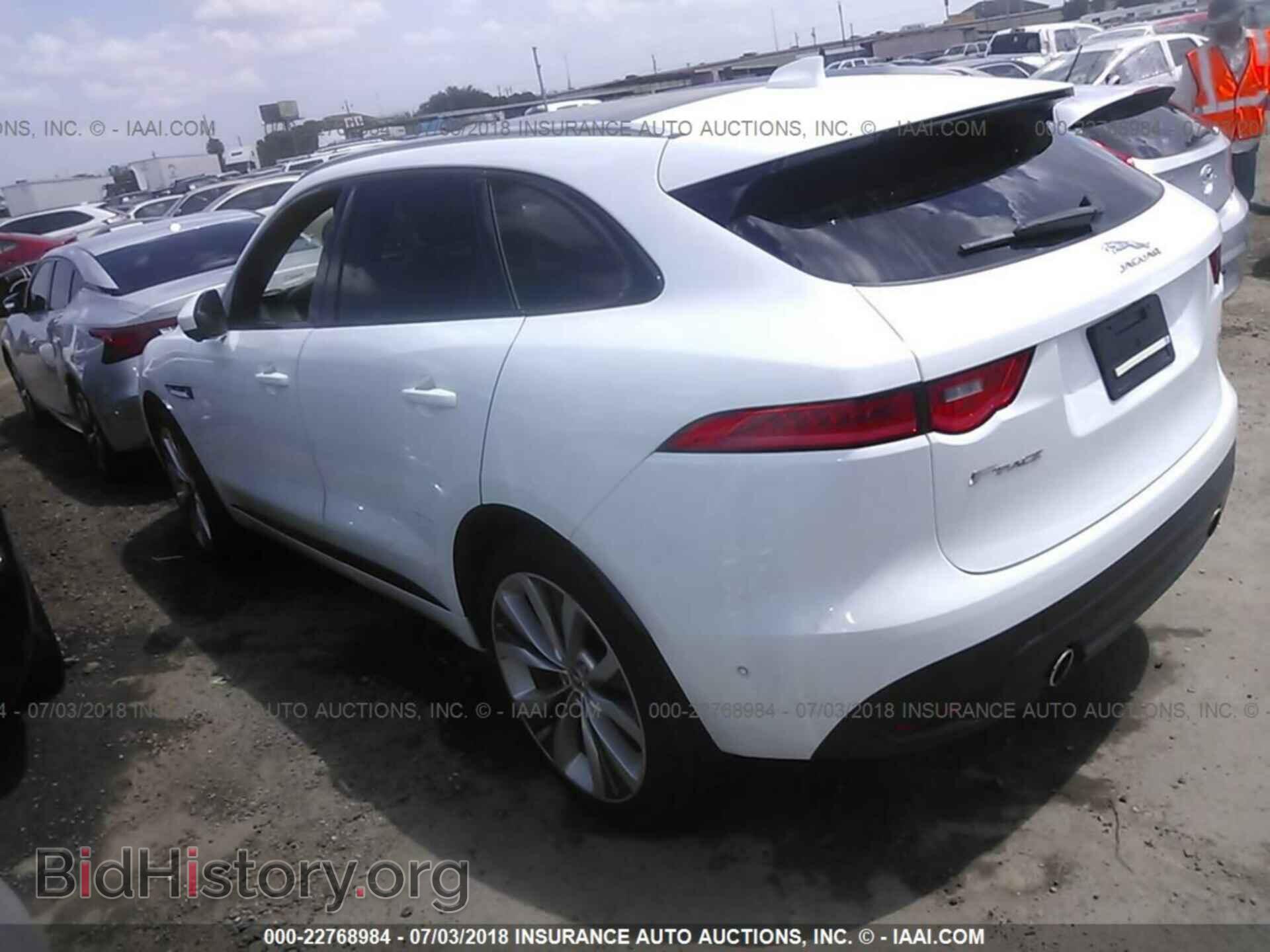 2018 Jaguar F-pace - VIN: SADCL2EV4JA243637 - Photo 3