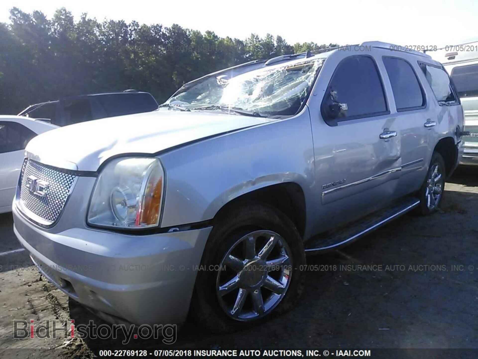 2012 Gmc Yukon - VIN: 1GKS2EEF7CR127720 - Photo 2