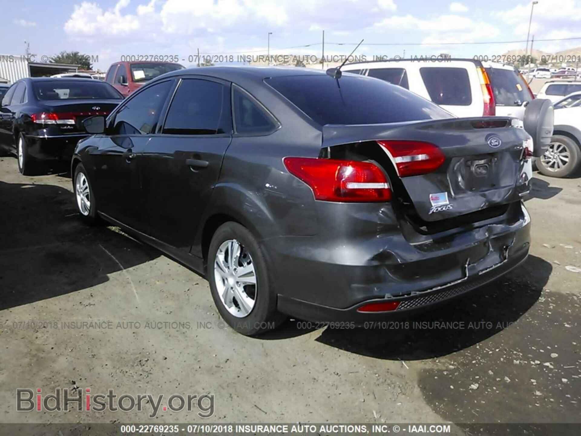 2016 Ford Focus - VIN: 1FADP3E28GL245944 - Фото 3