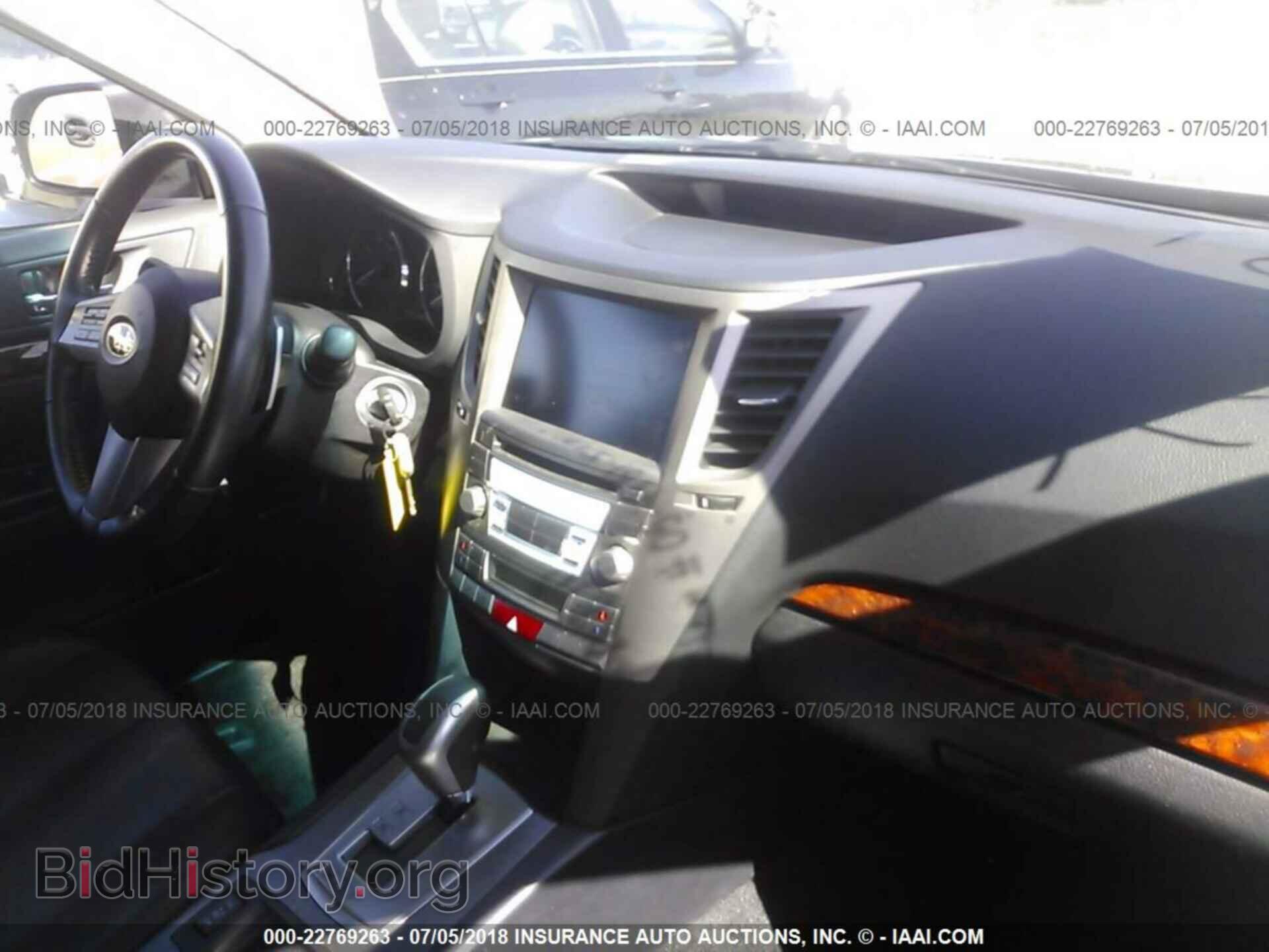 2011 Subaru Outback - VIN: 4S4BRBLC6B3421038 - Фото 5