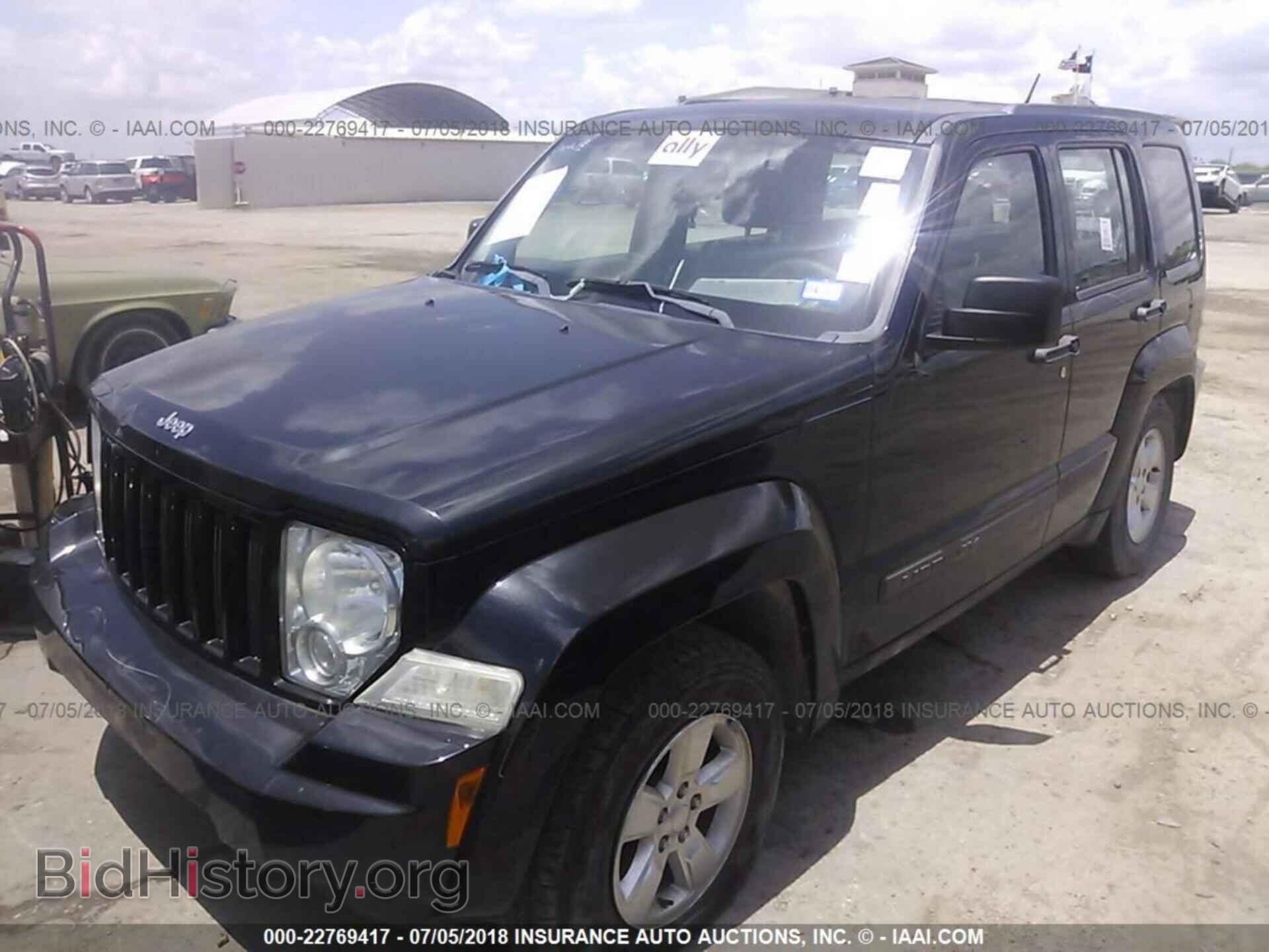 2012 Jeep Liberty - VIN: 1C4PJLAK2CW149010 - Фото 2