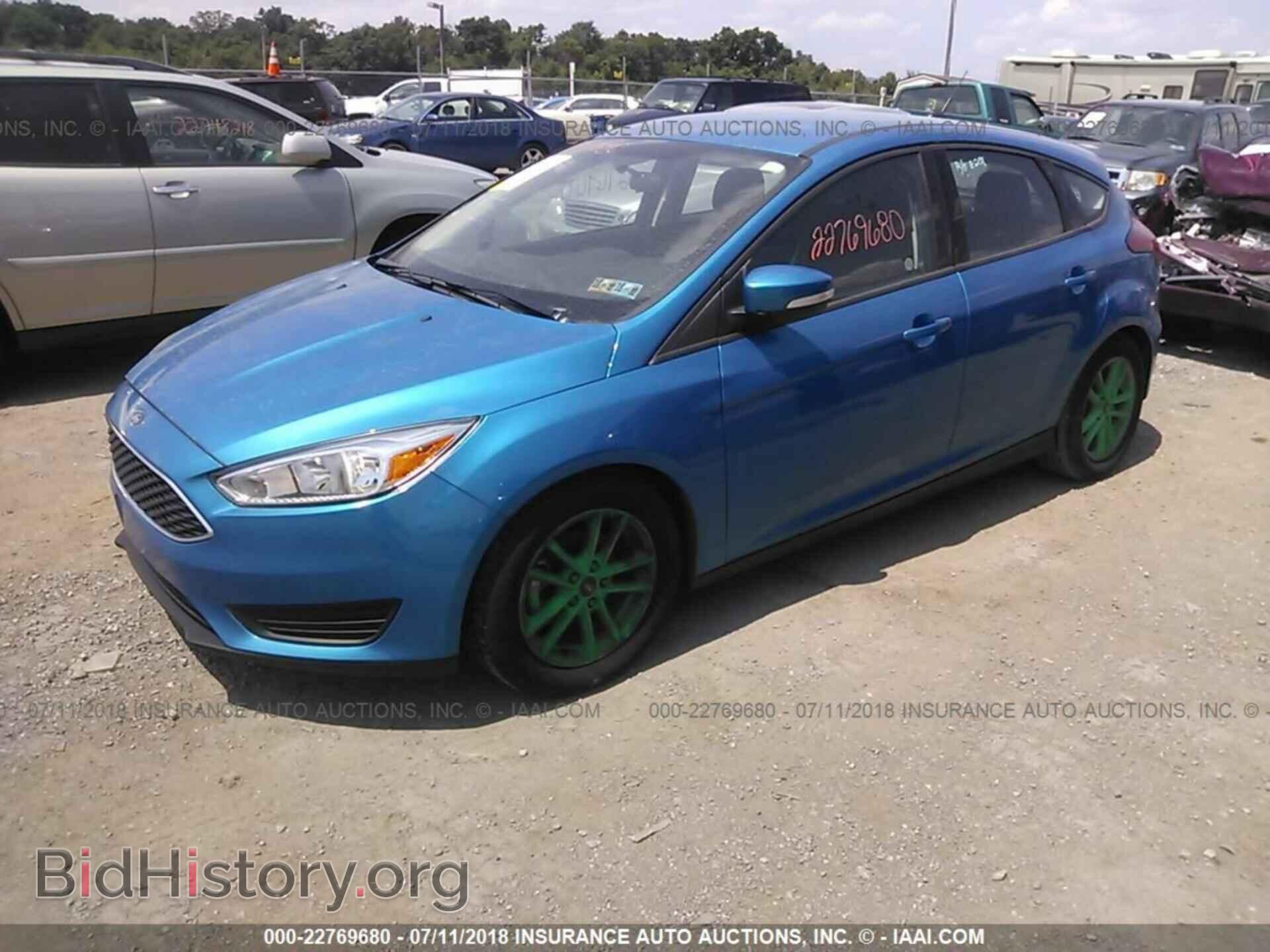 2016 Ford Focus - VIN: 1FADP3K25GL396860 - Photo 2