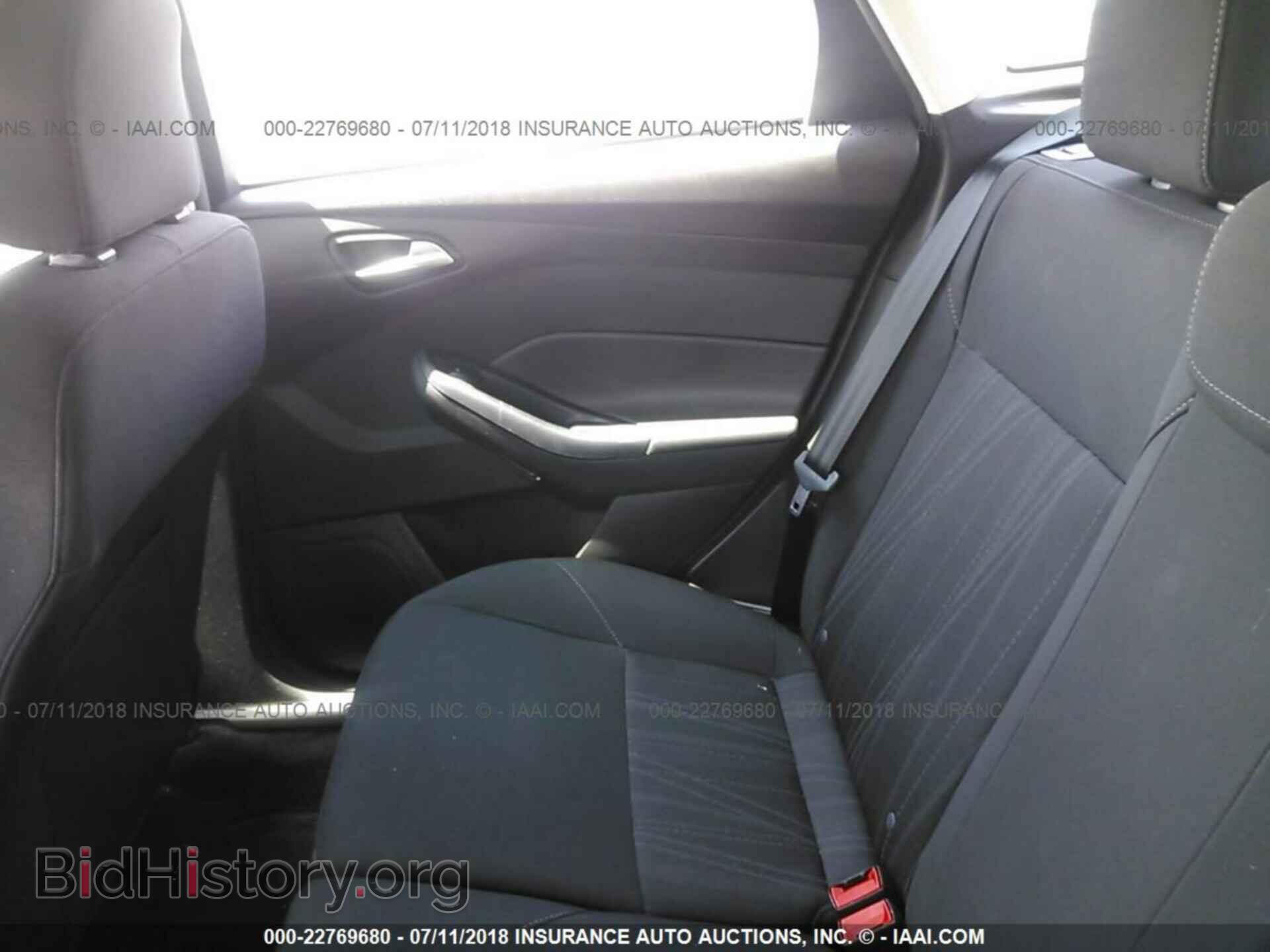 2016 Ford Focus - VIN: 1FADP3K25GL396860 - Photo 8