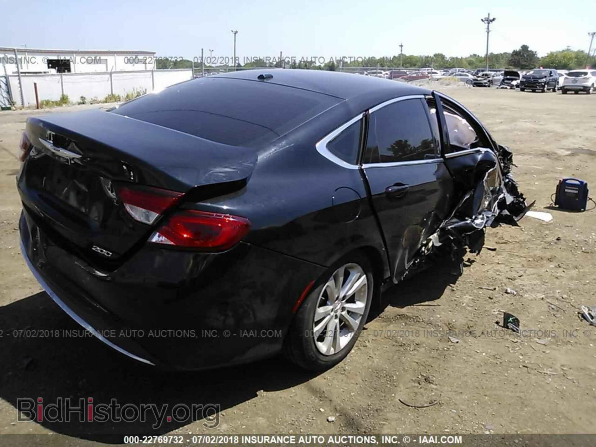 2016 Chrysler 200 - VIN: 1C3CCCAB9GN166606 - Photo 4