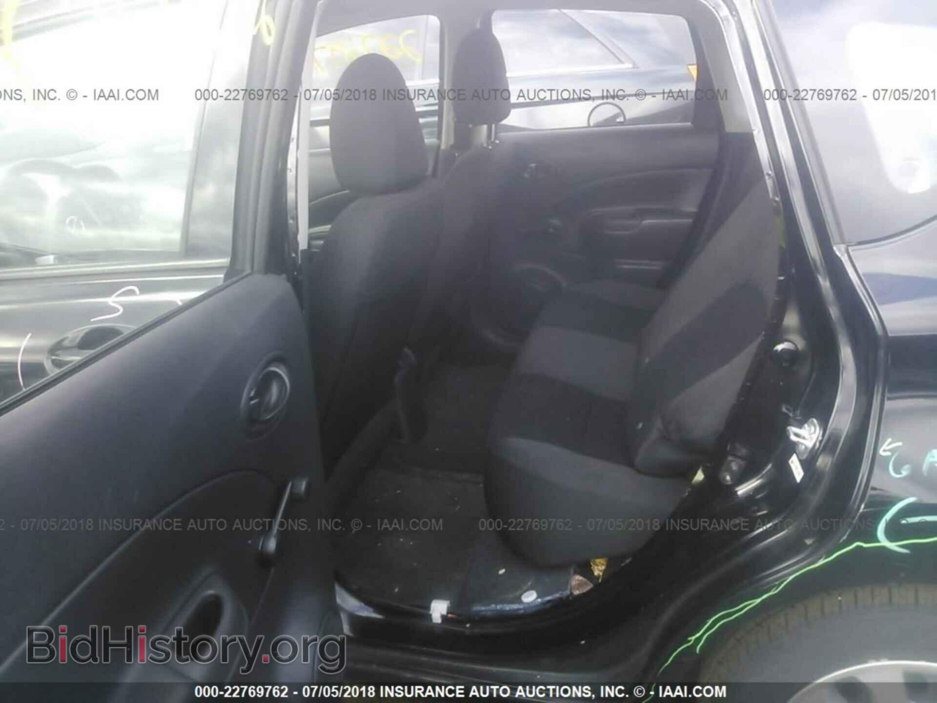 2015 Nissan Versa note - VIN: 3N1CE2CP6FL393990 - Photo 8