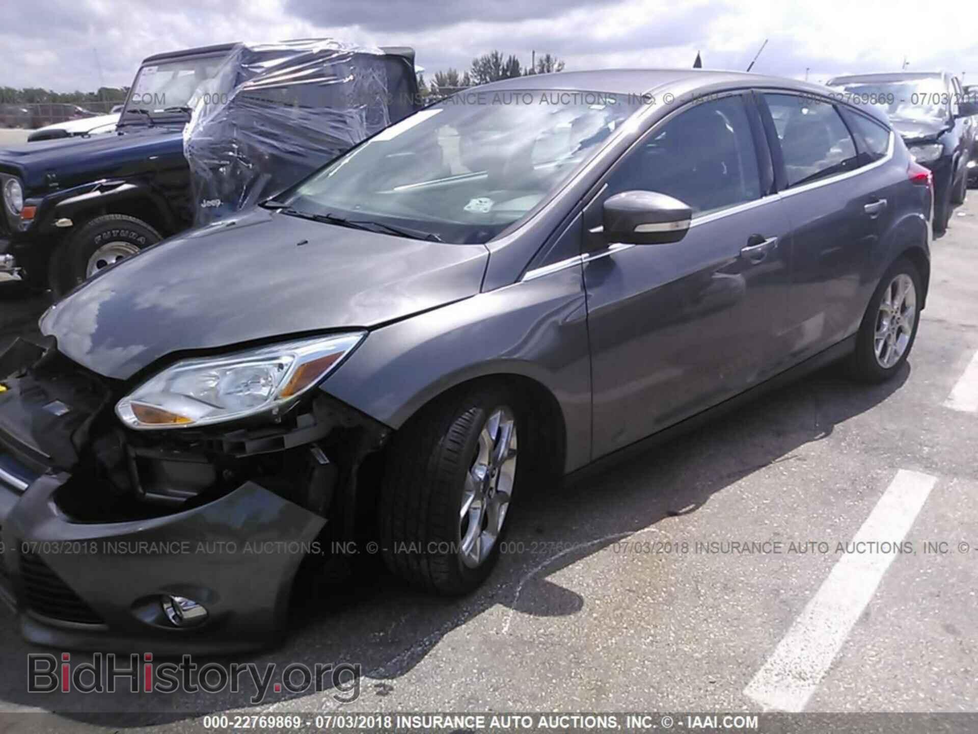 2012 Ford Focus - VIN: 1FAHP3M20CL276909 - Фото 2
