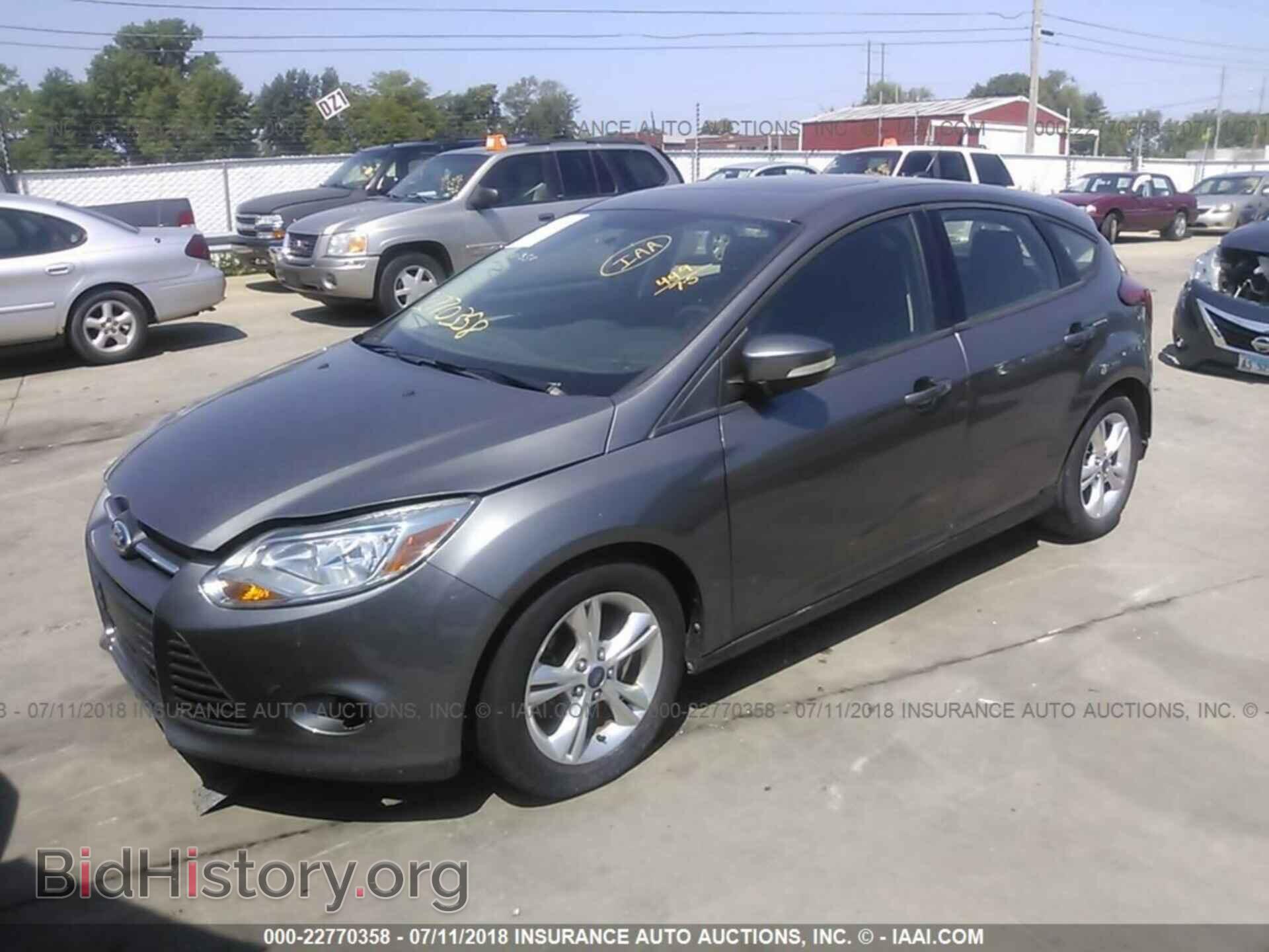 2014 Ford Focus - VIN: 1FADP3K2XEL288232 - Photo 2