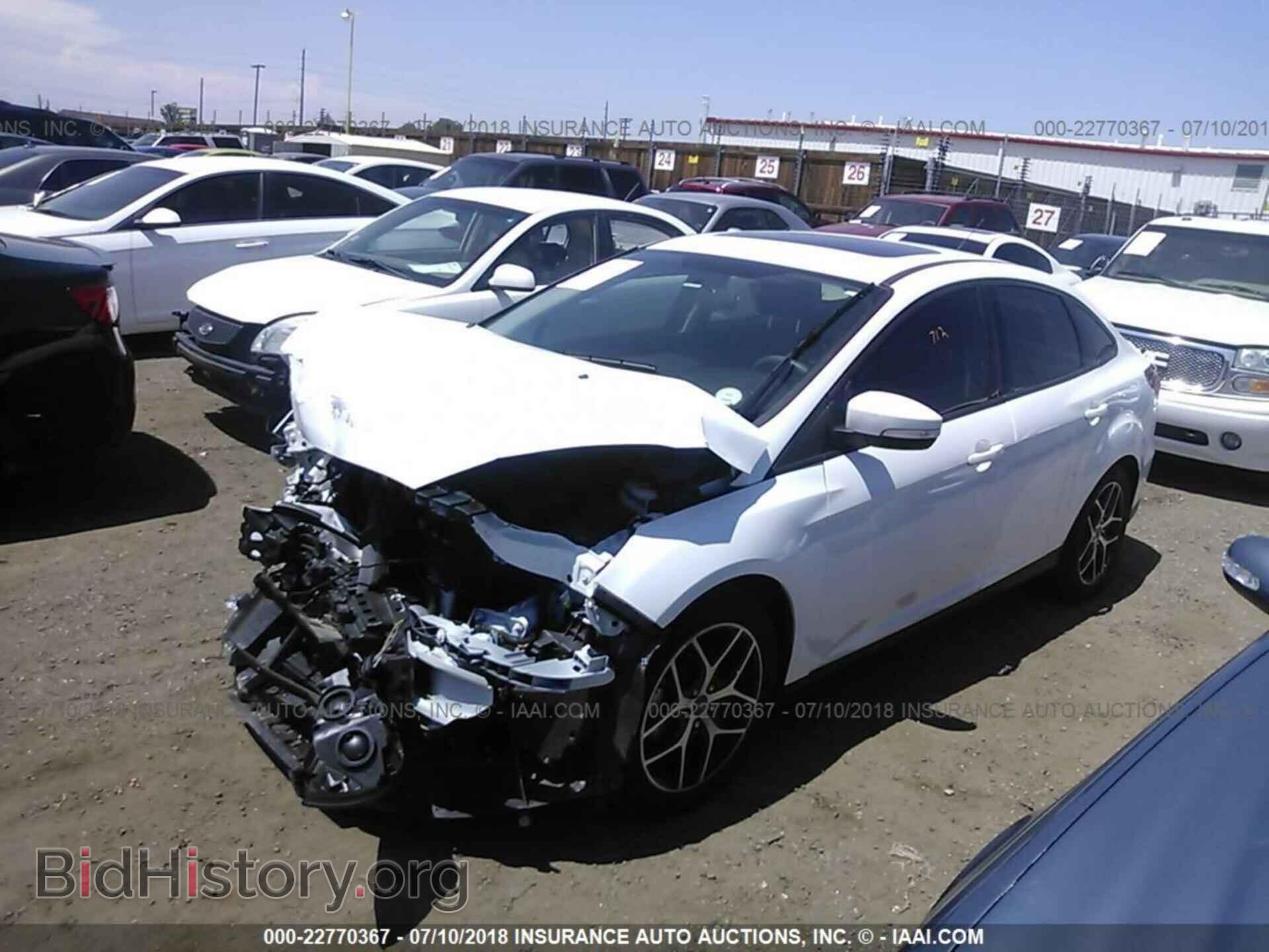 2017 Ford Focus - VIN: 1FADP3H24HL343169 - Photo 2