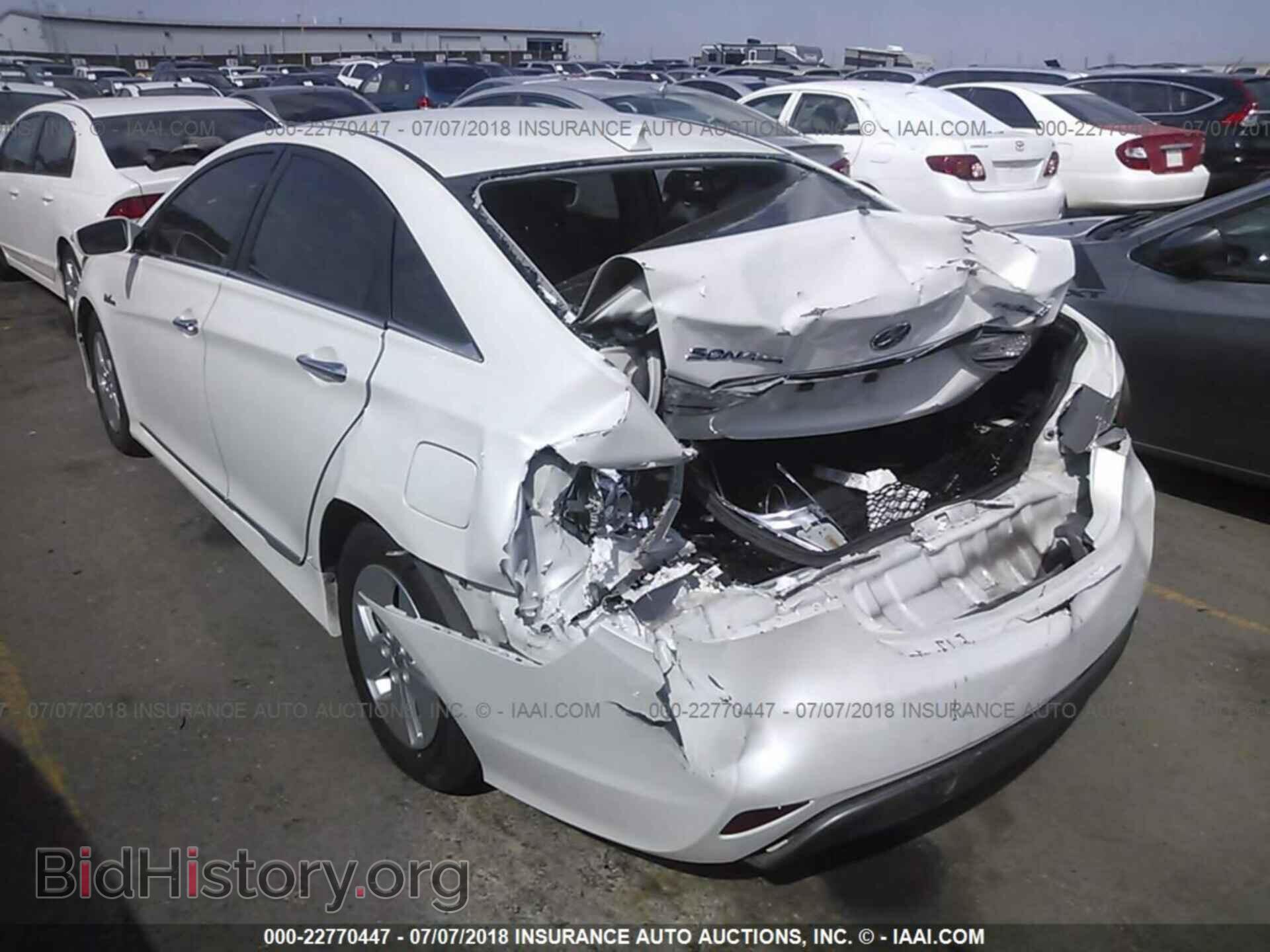 2012 Hyundai Sonata - VIN: KMHEC4A44CA062940 - Photo 3