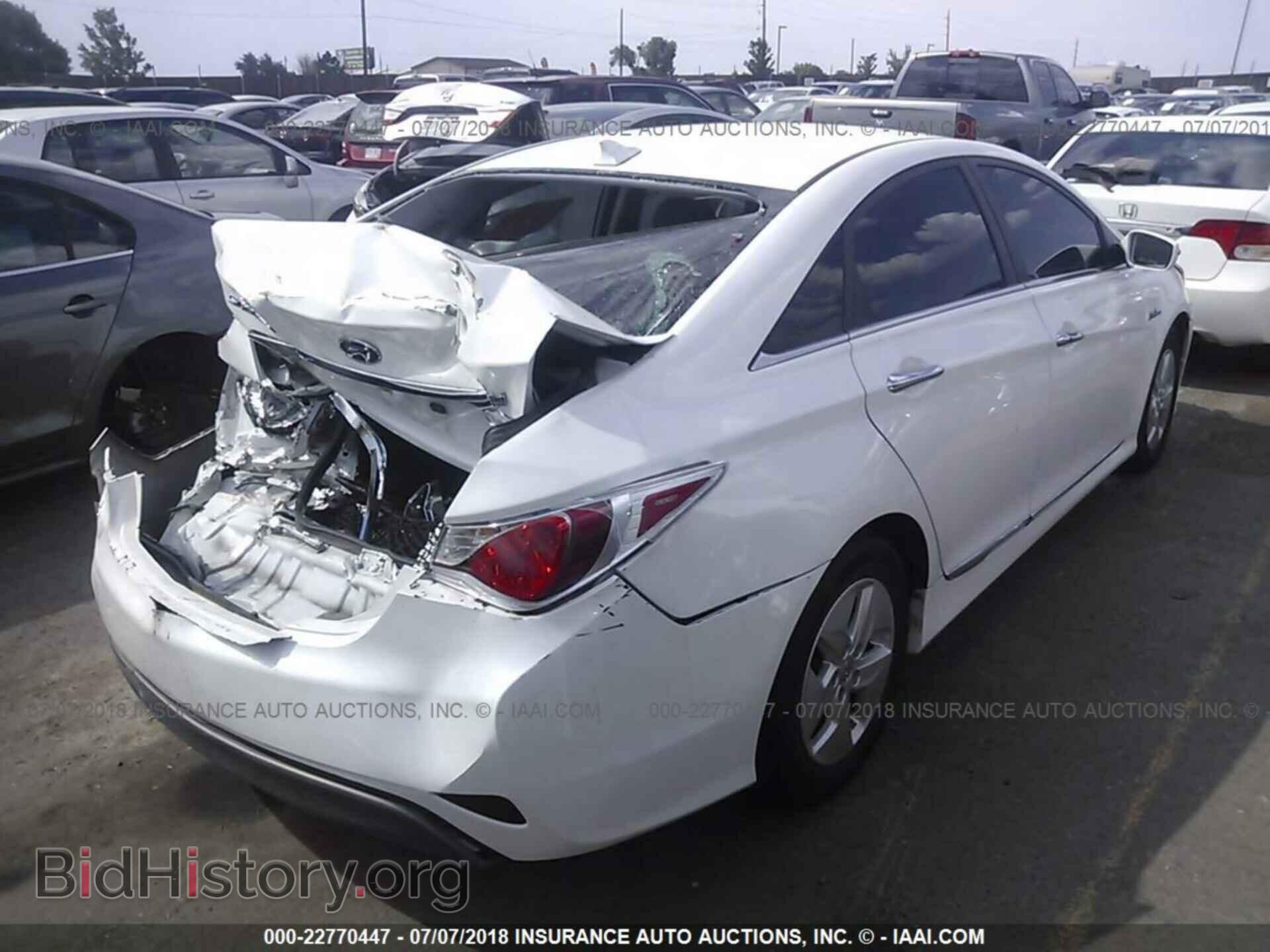 2012 Hyundai Sonata - VIN: KMHEC4A44CA062940 - Photo 4