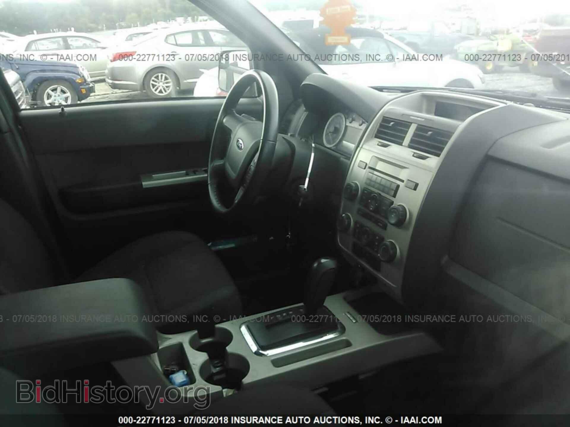 2012 Ford Escape - VIN: 1FMCU9DGXCKA21388 - Photo 5