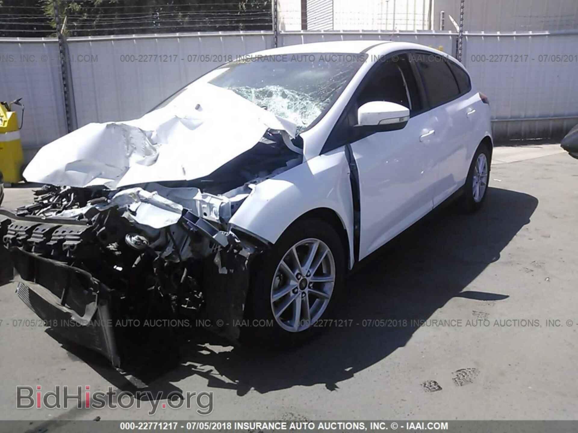 2016 Ford Focus - VIN: 1FADP3K29GL258755 - Фото 2